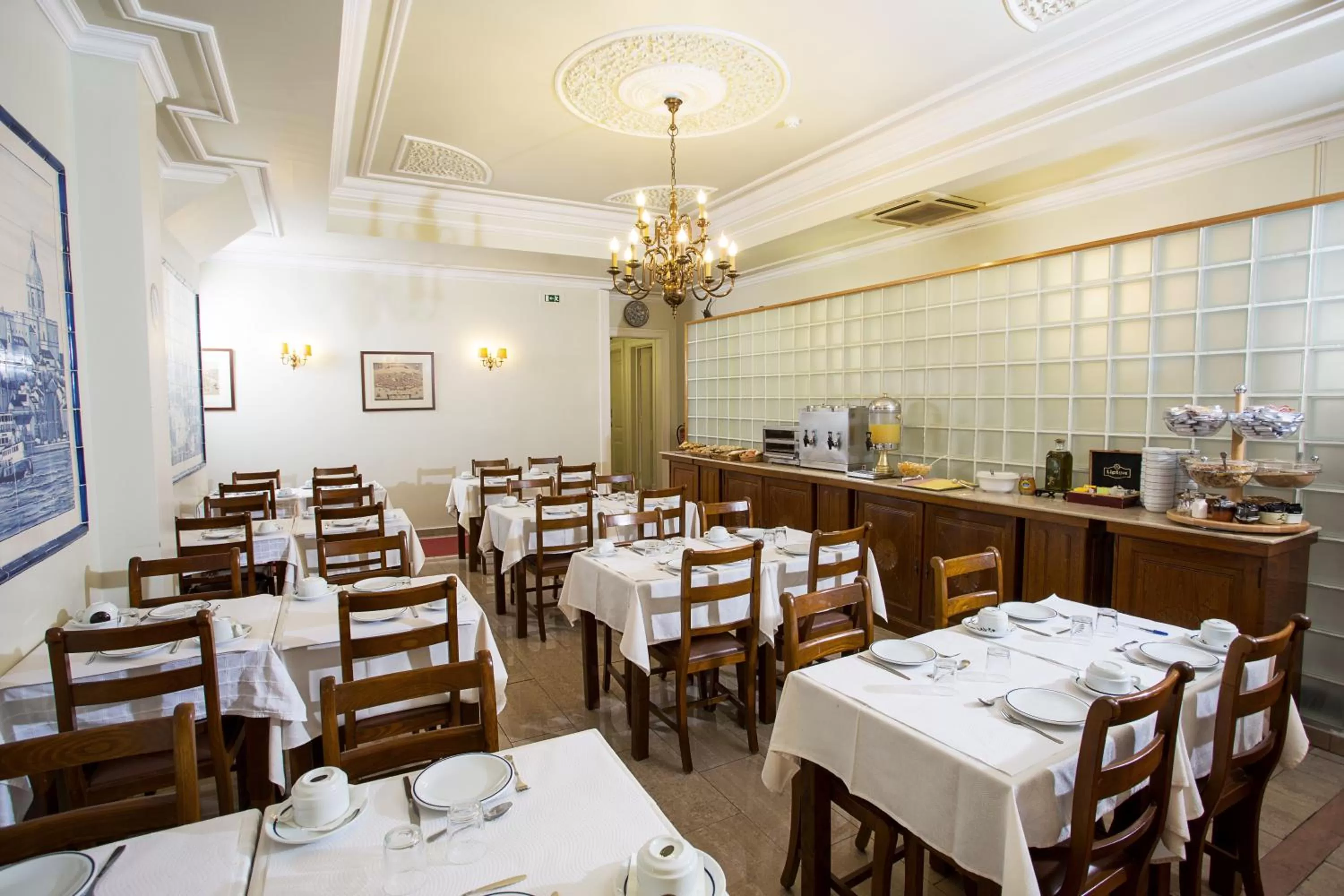 Restaurant/places to eat in Hotel Dom Sancho I