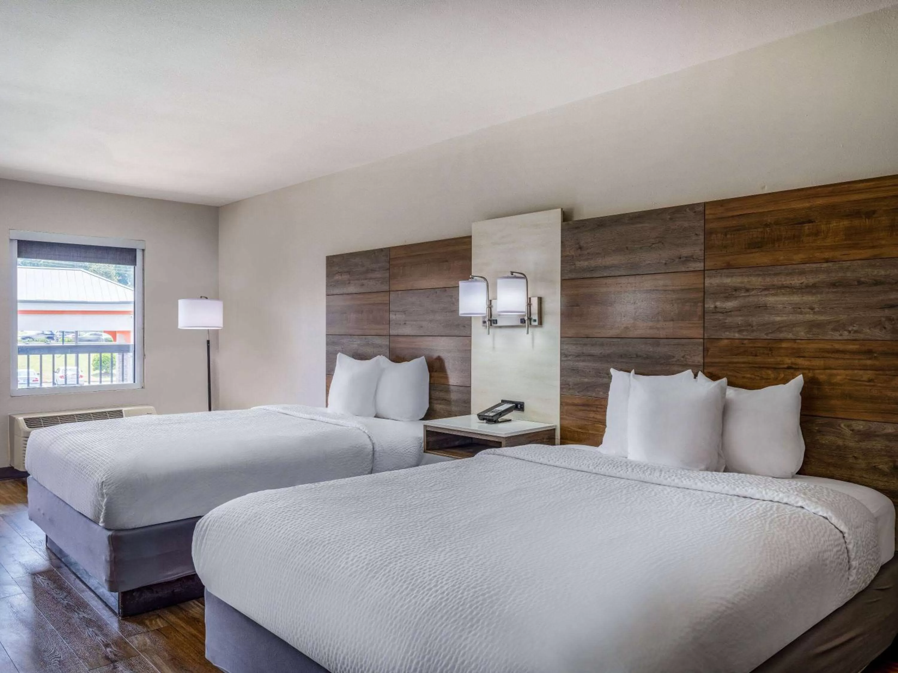 Photo of the whole room, Bed in Days Inn by Wyndham Clemson