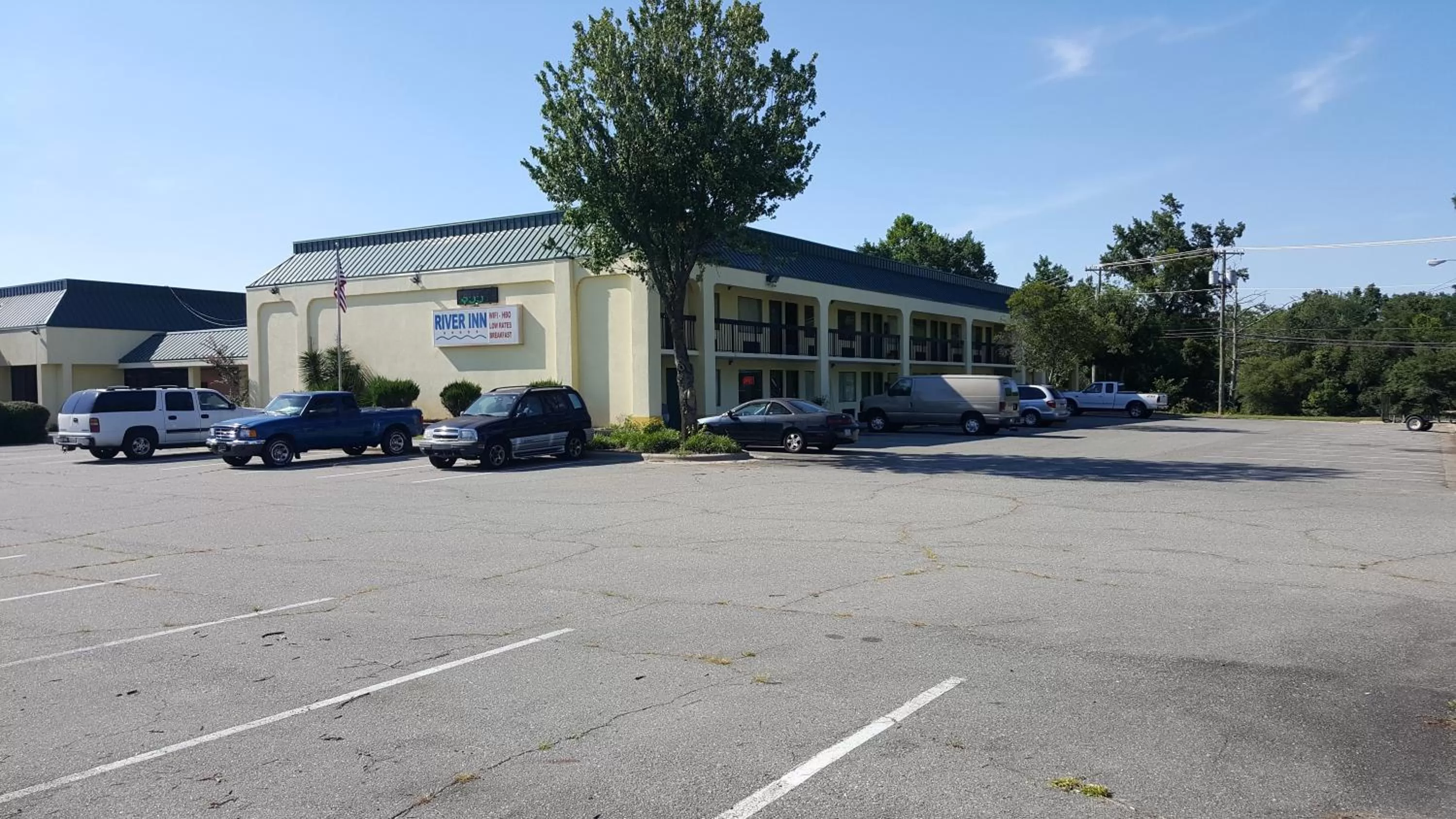 Property building in Red Carpet Inn Kinston