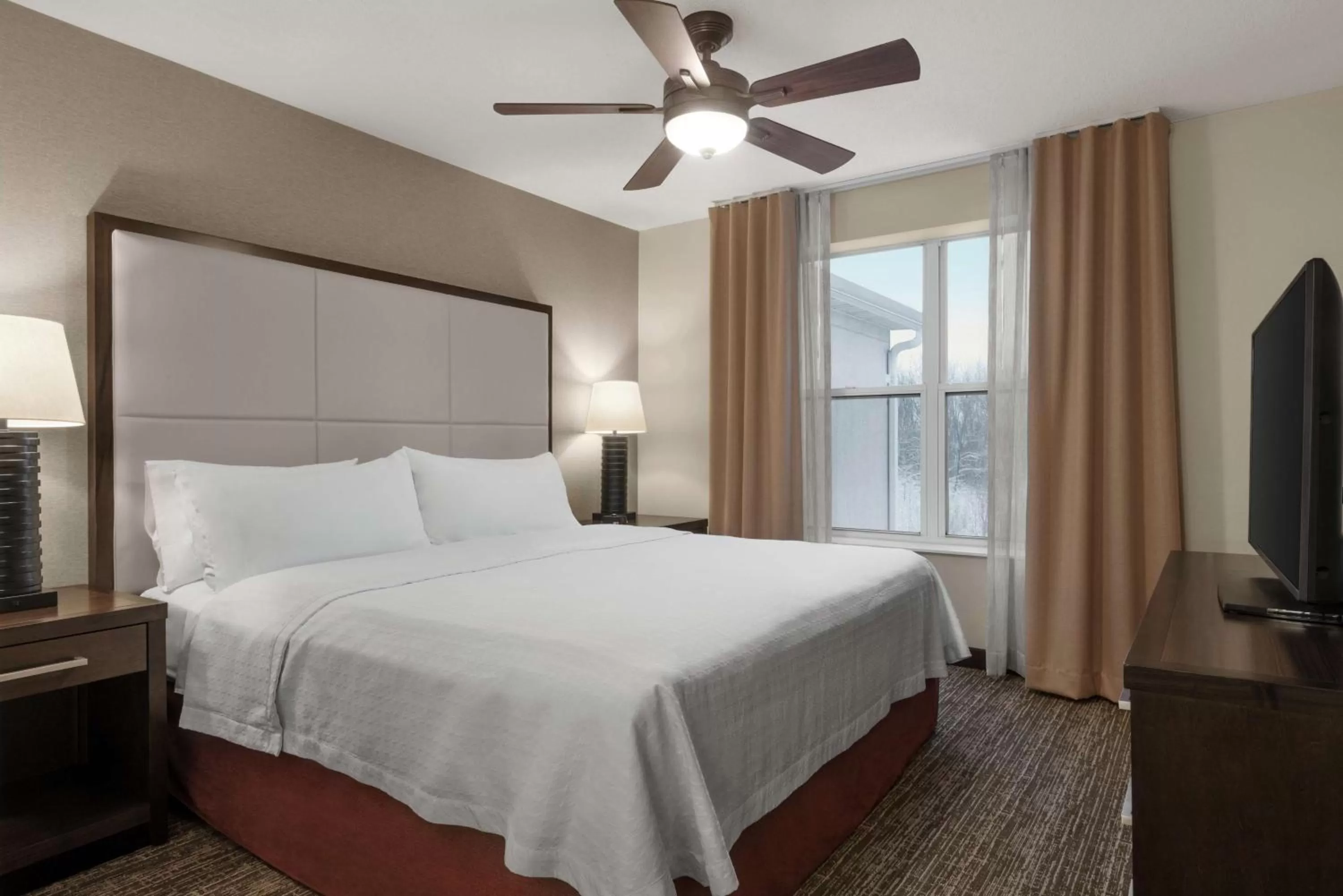 Bedroom, Bed in Homewood Suites Rochester-Henrietta