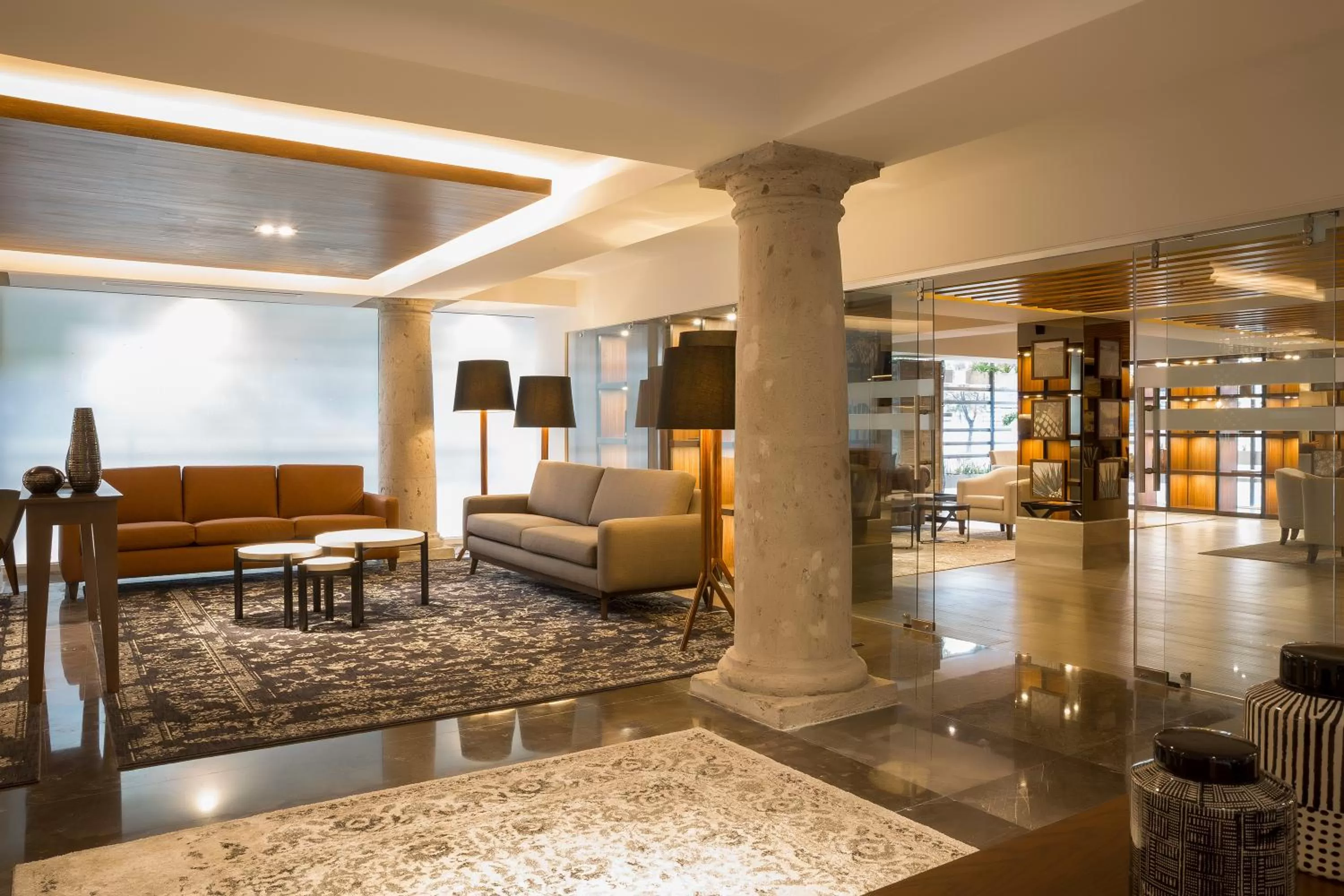 Living room in Hotel Indigo Guadalajara Expo by IHG