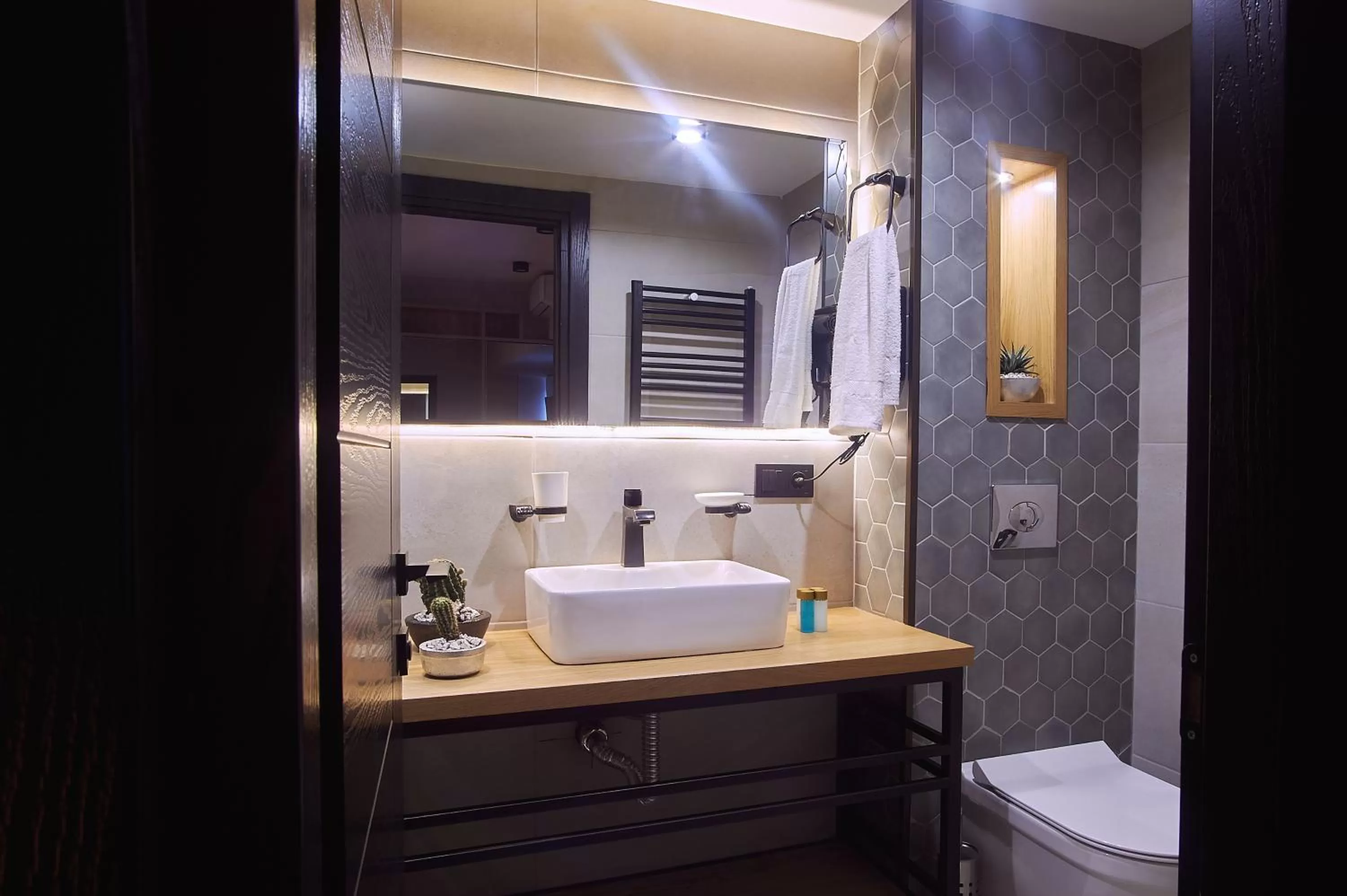 Toilet, Bathroom in Green Boutique Hotel