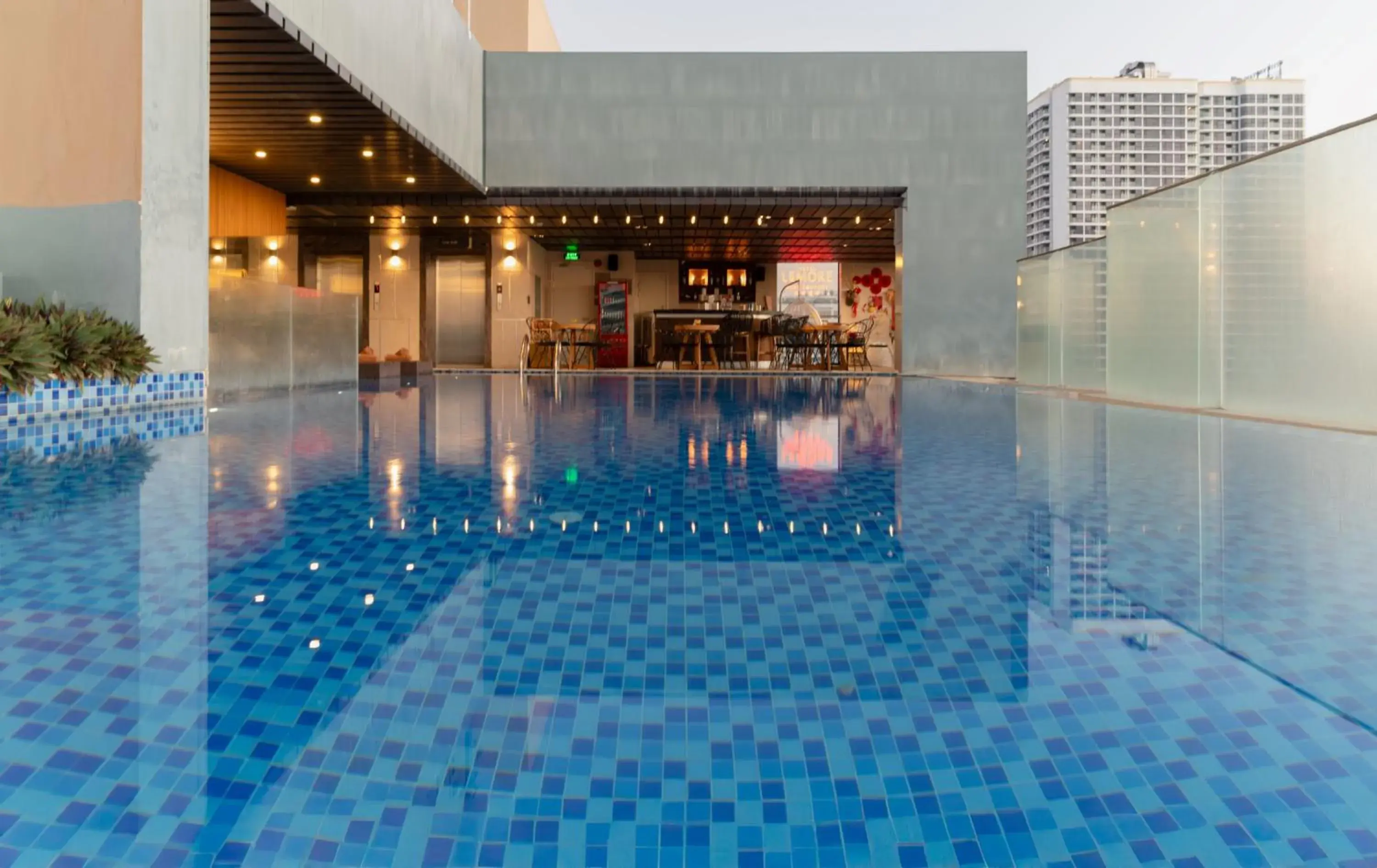 Deluxe Twin Room with City View in LeMore Hotel Nha Trang Deluxe Twin Room with City View in LeMore Hotel Nha Trang