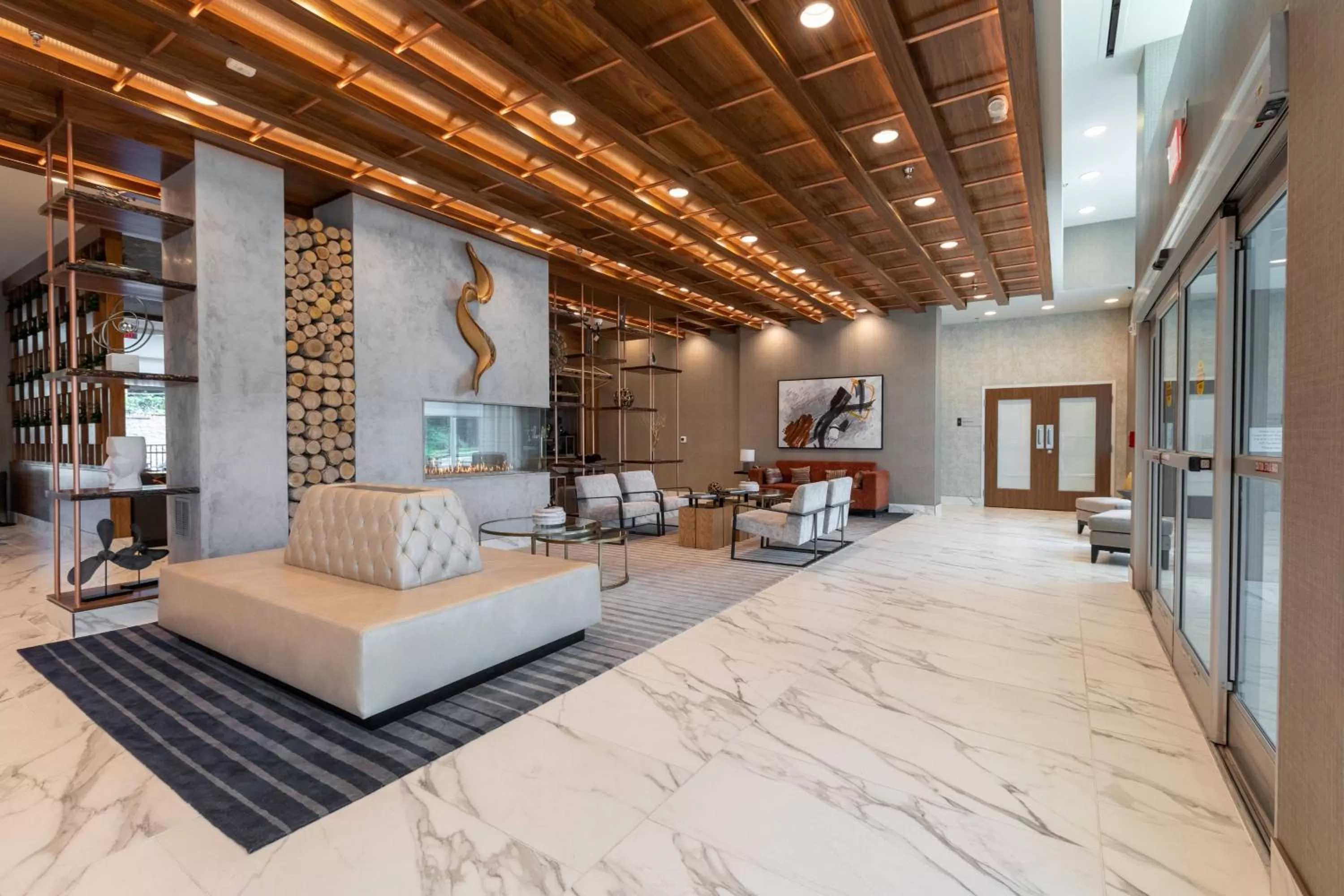 Lobby or reception in Delta Hotels by Marriott Raleigh-Durham at Research Triangle Park
