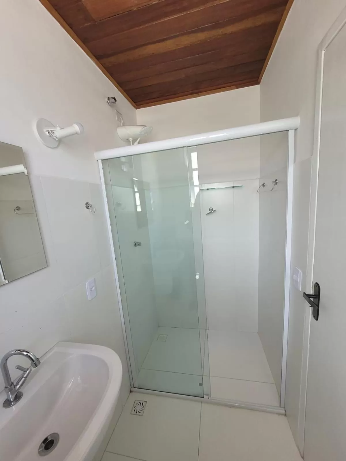 Shower, Bathroom in Pousada Portal de Paraty