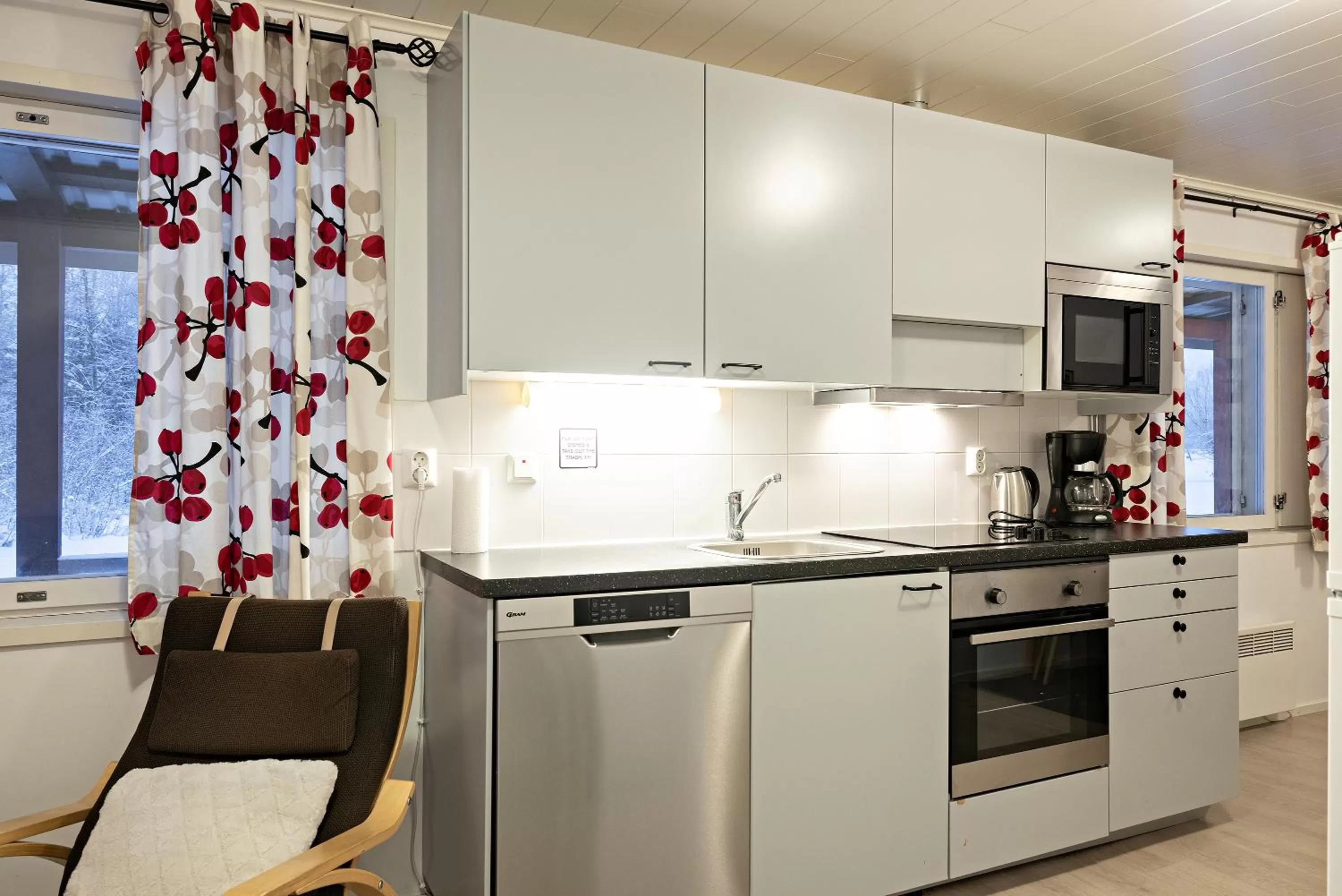 Kitchen/Kitchenette in Arctic River Resort
