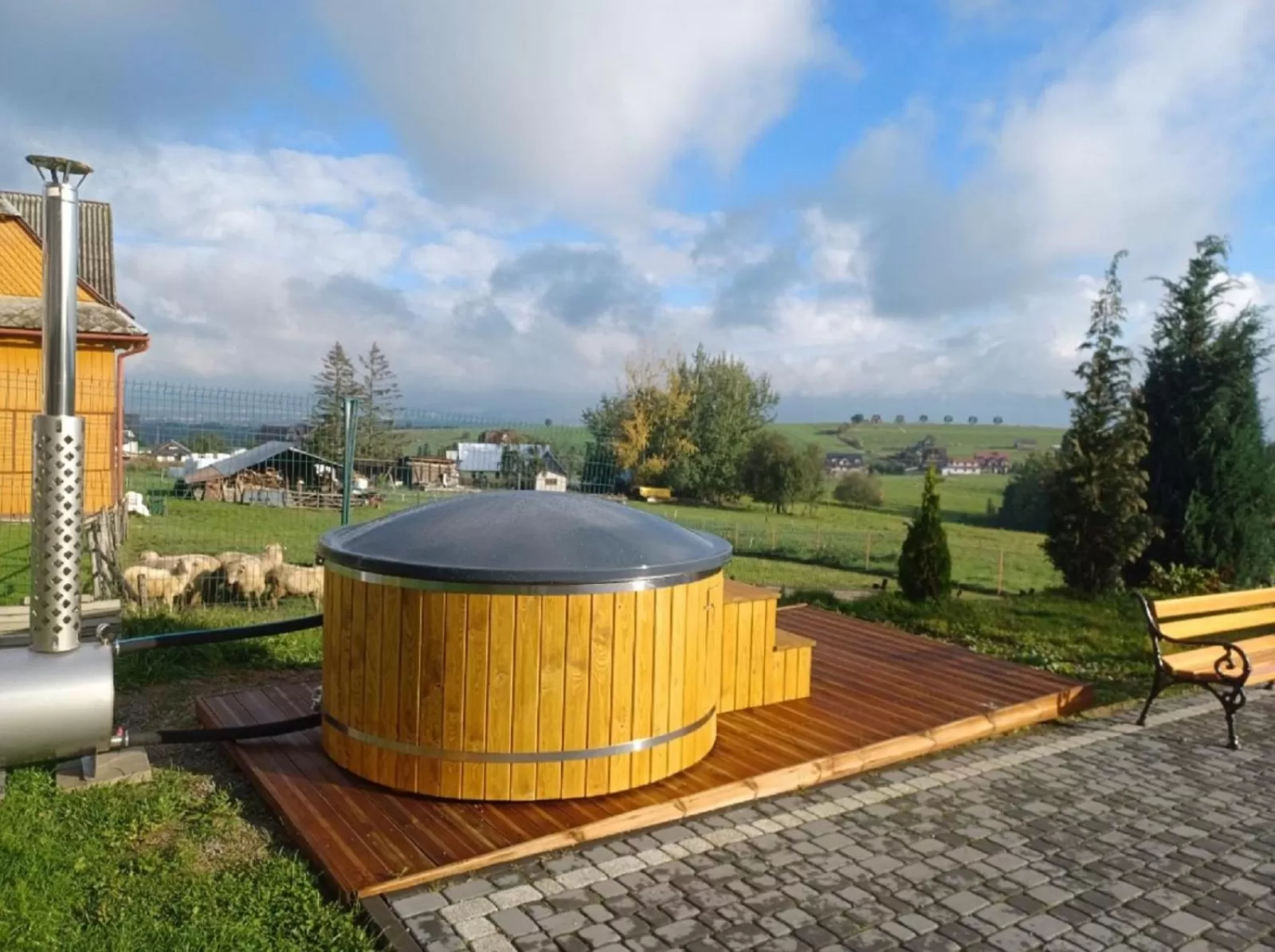 Hot Tub in Podhalanski Dworek z Jacuzzi