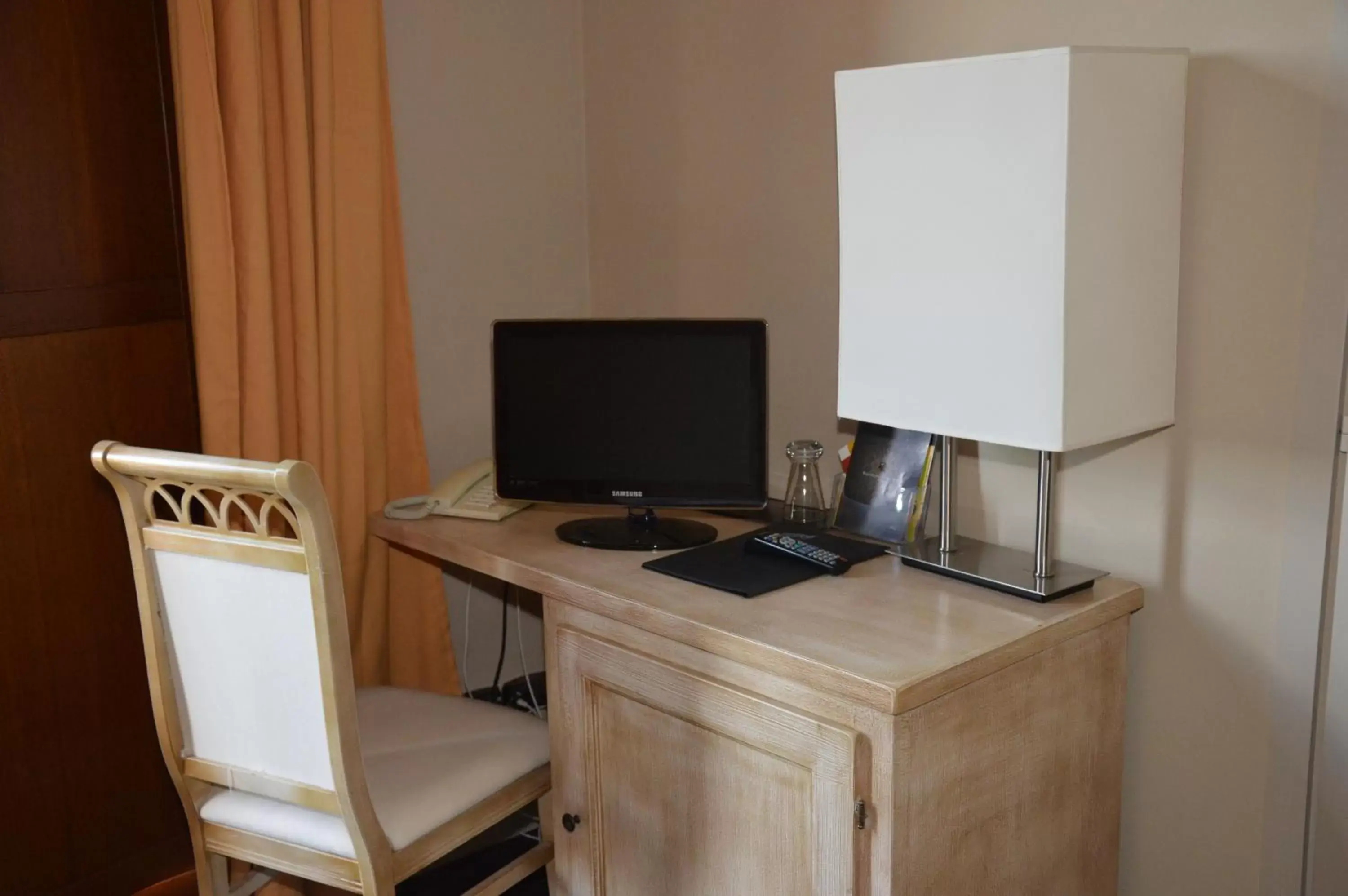 Standard Double Room in Roccamonfina Palace Hotel Standard Double Room in Roccamonfina Palace Hotel