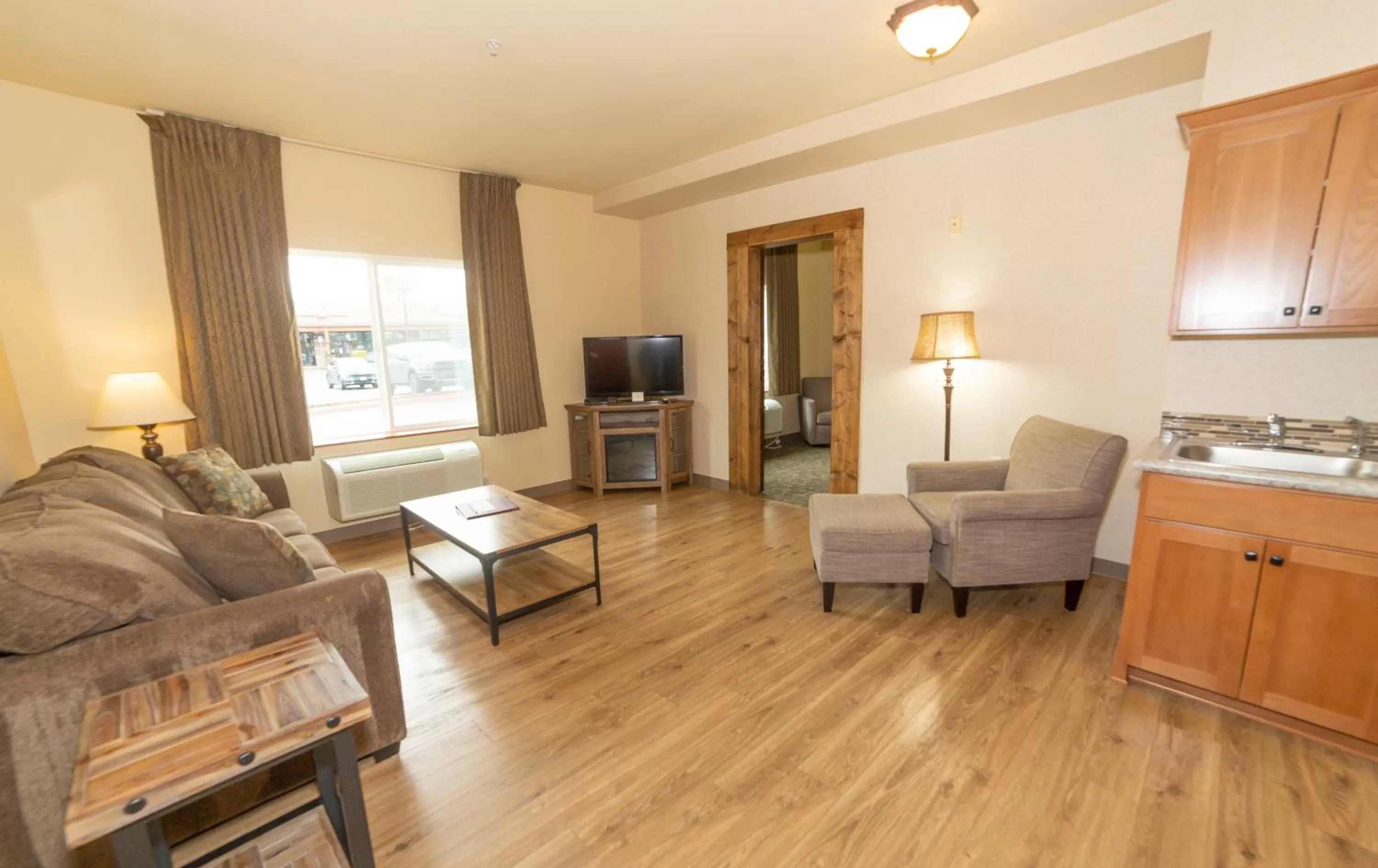 Living room in Clatskanie River Inn