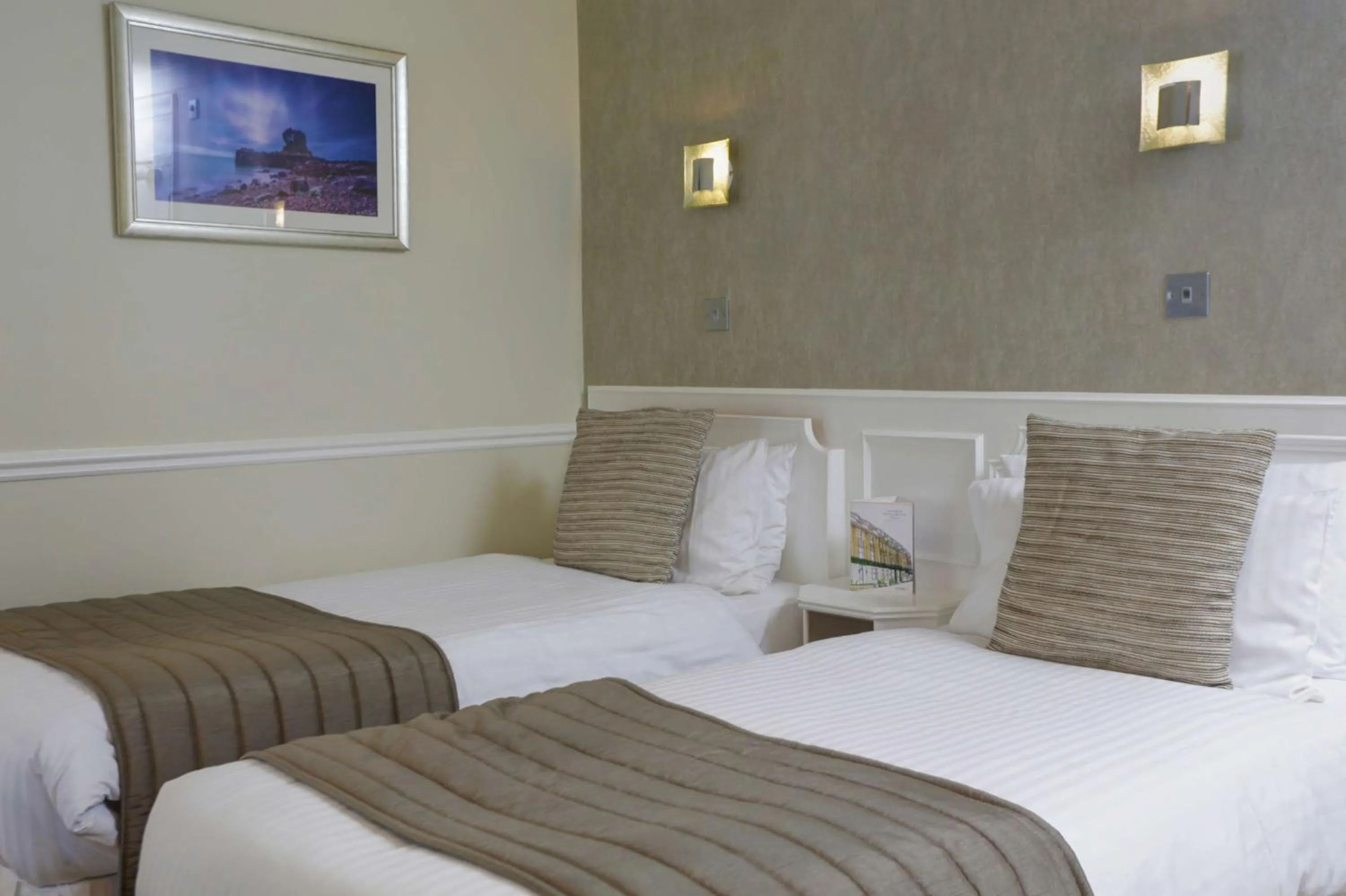 Standard Twin Room in Best Western Royal Hotel