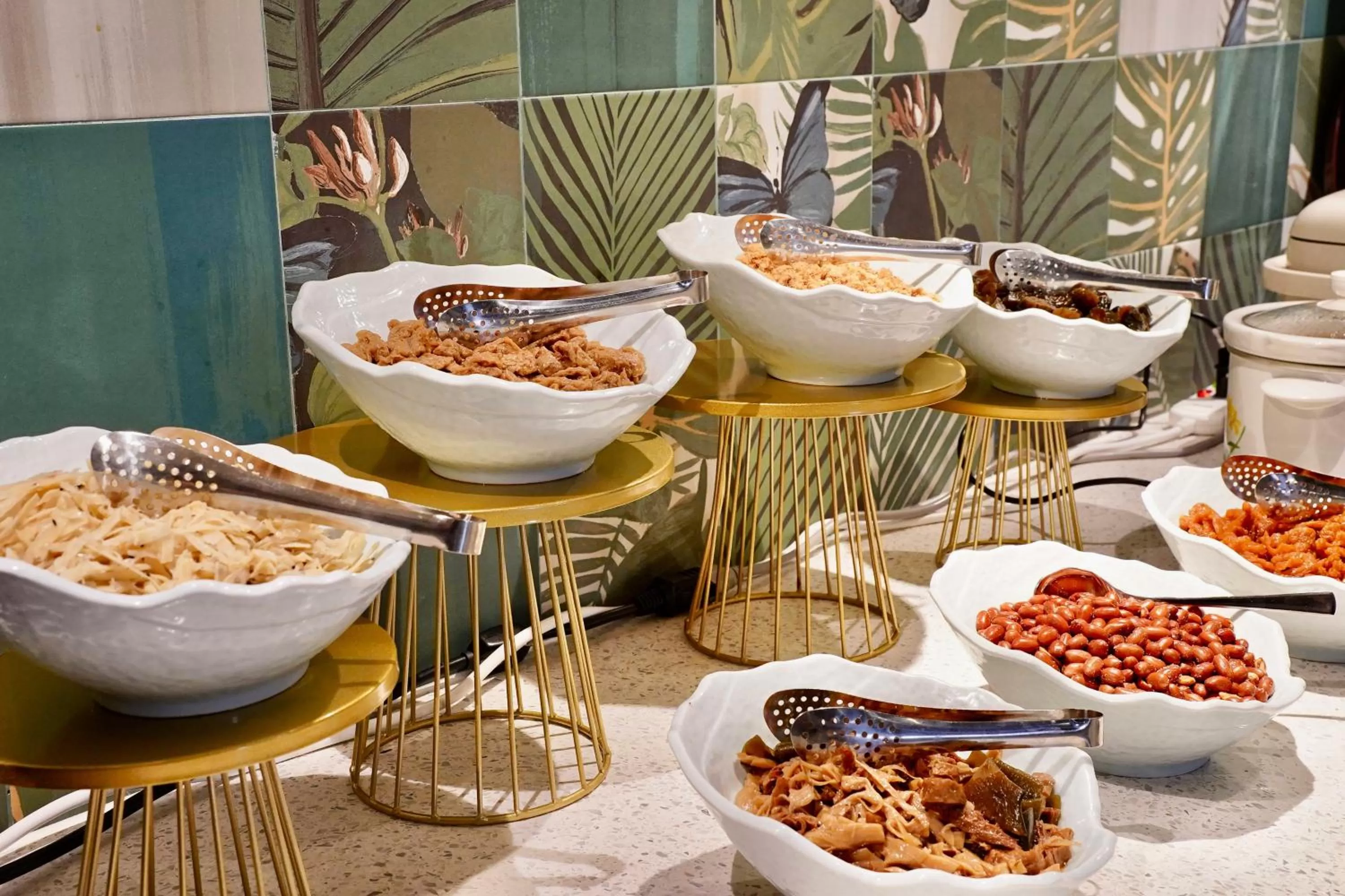 Food and drinks in Tenz Go Hotel