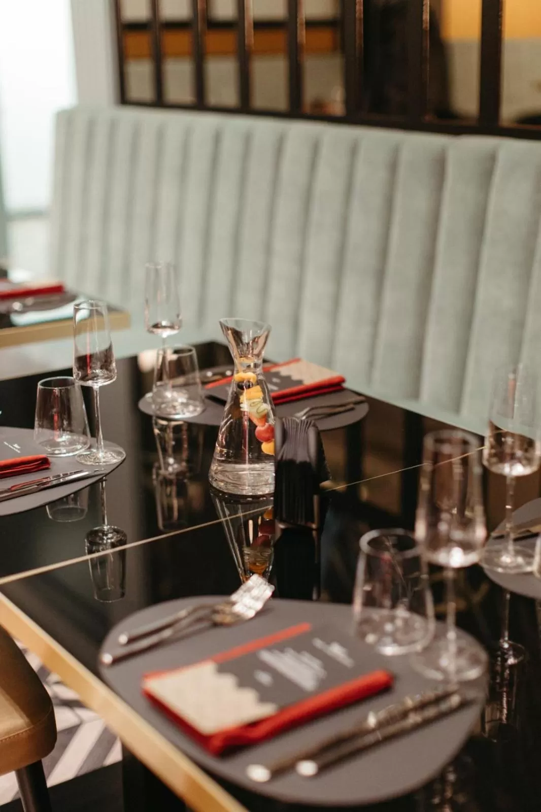 Restaurant/Places to Eat in Hotel Select