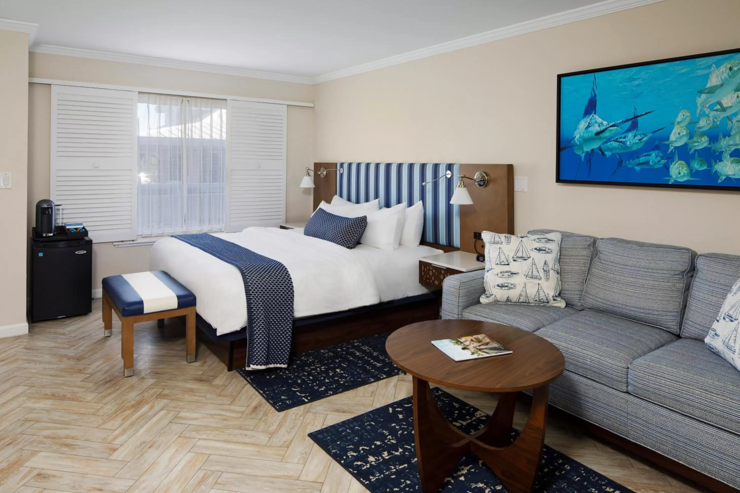 Mobility Accessible King Room - Standard View with Balcony in Reefhouse Resort and Marina
