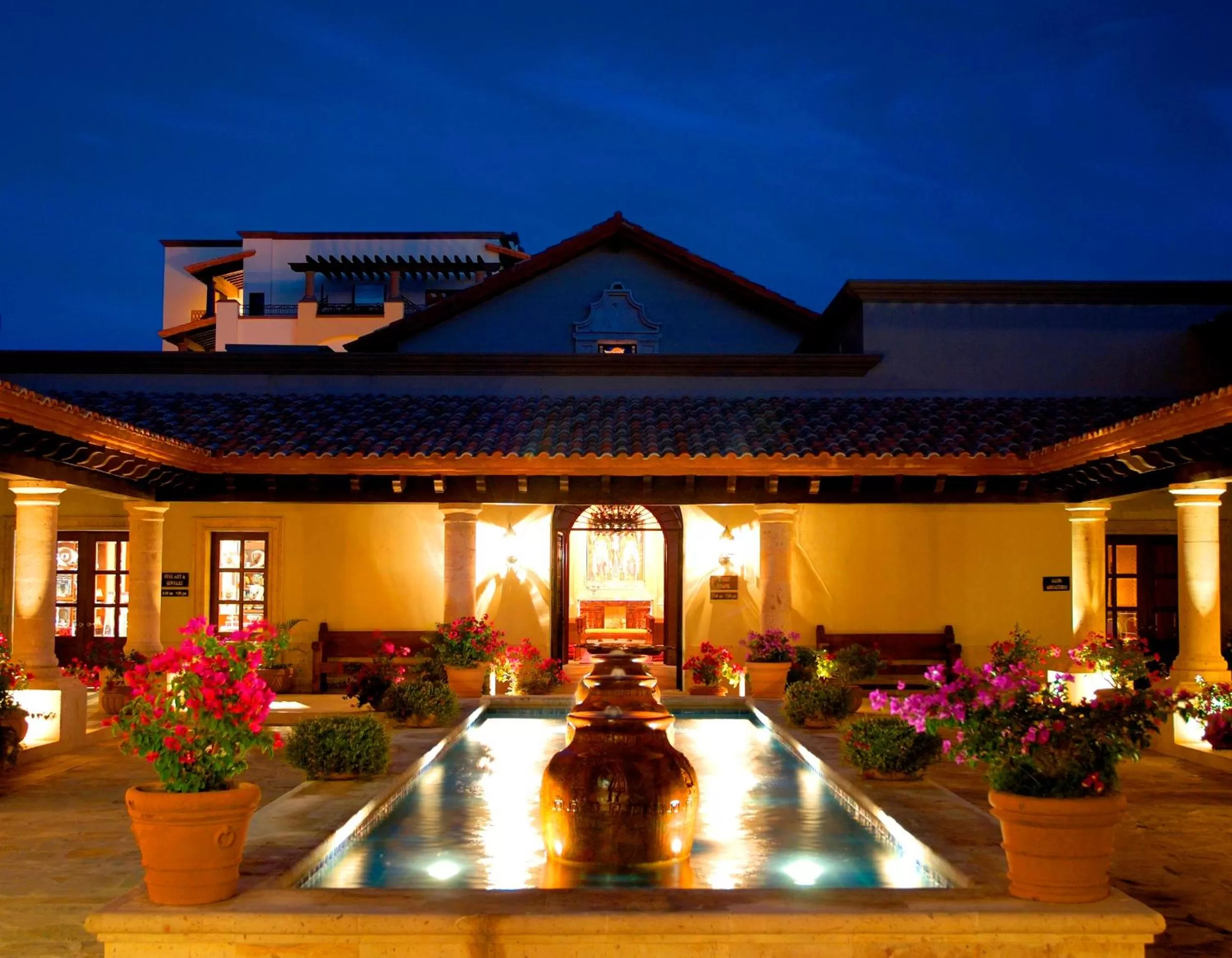 Facade/entrance in Pueblo Bonito Sunset Beach Golf & Spa Resort - All Inclusive