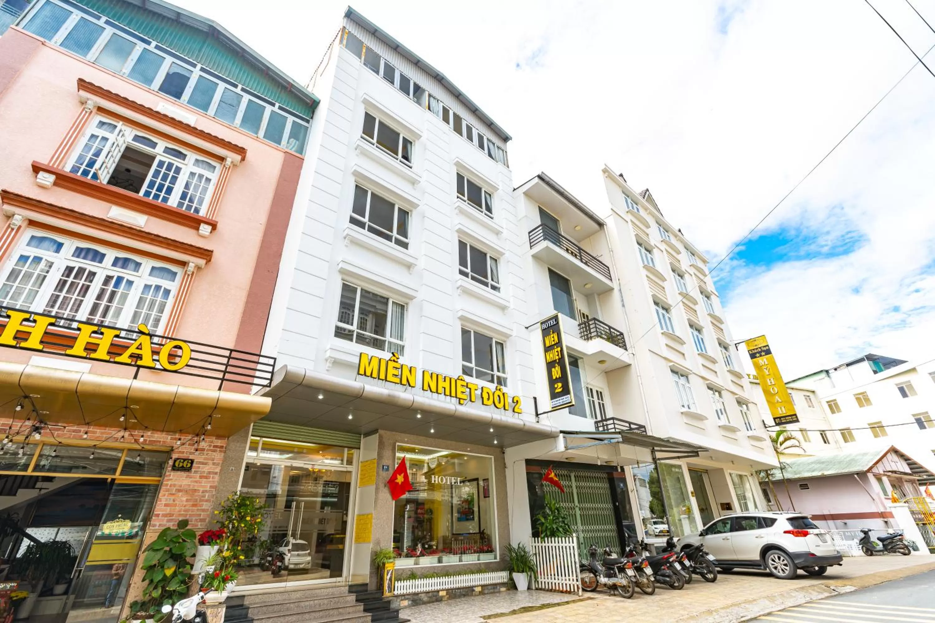 Facade/entrance in Miền Nhiệt Đới 2 Hotel