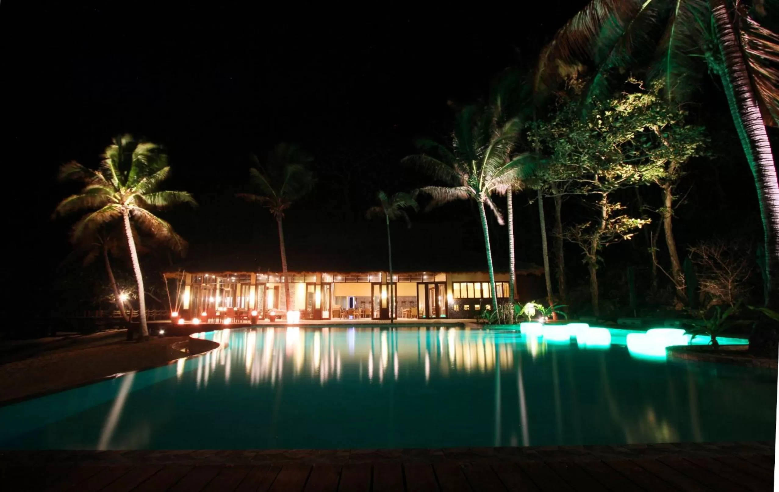 Swimming pool in Cauayan Island Resort and Spa