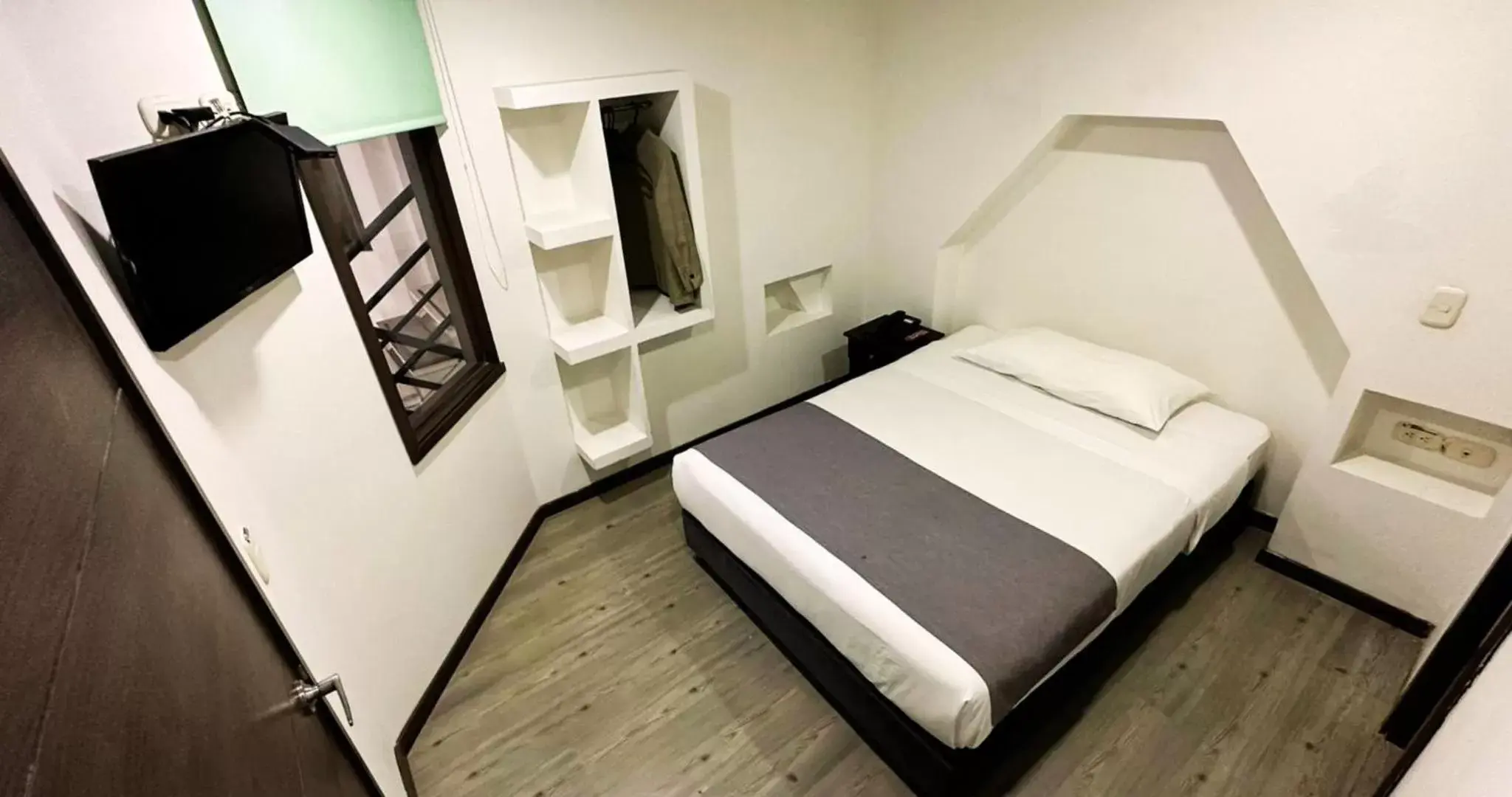 Double Room with Private Bathroom - single occupancy in Hotel Expo Hotel Ferial Double Room with Private Bathroom - single occupancy in Hotel Expo Hotel Ferial