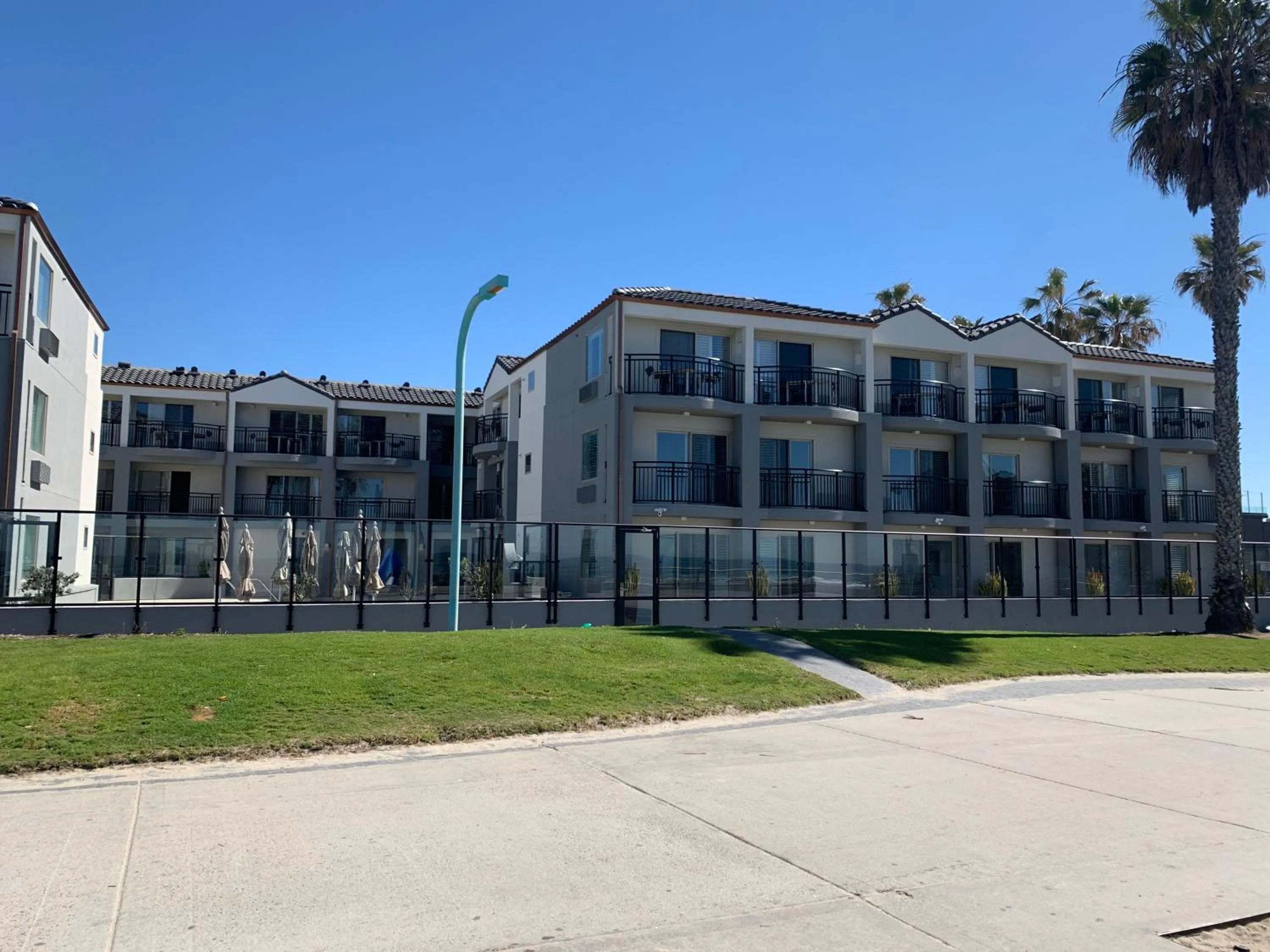 Property building in Ocean Park Inn