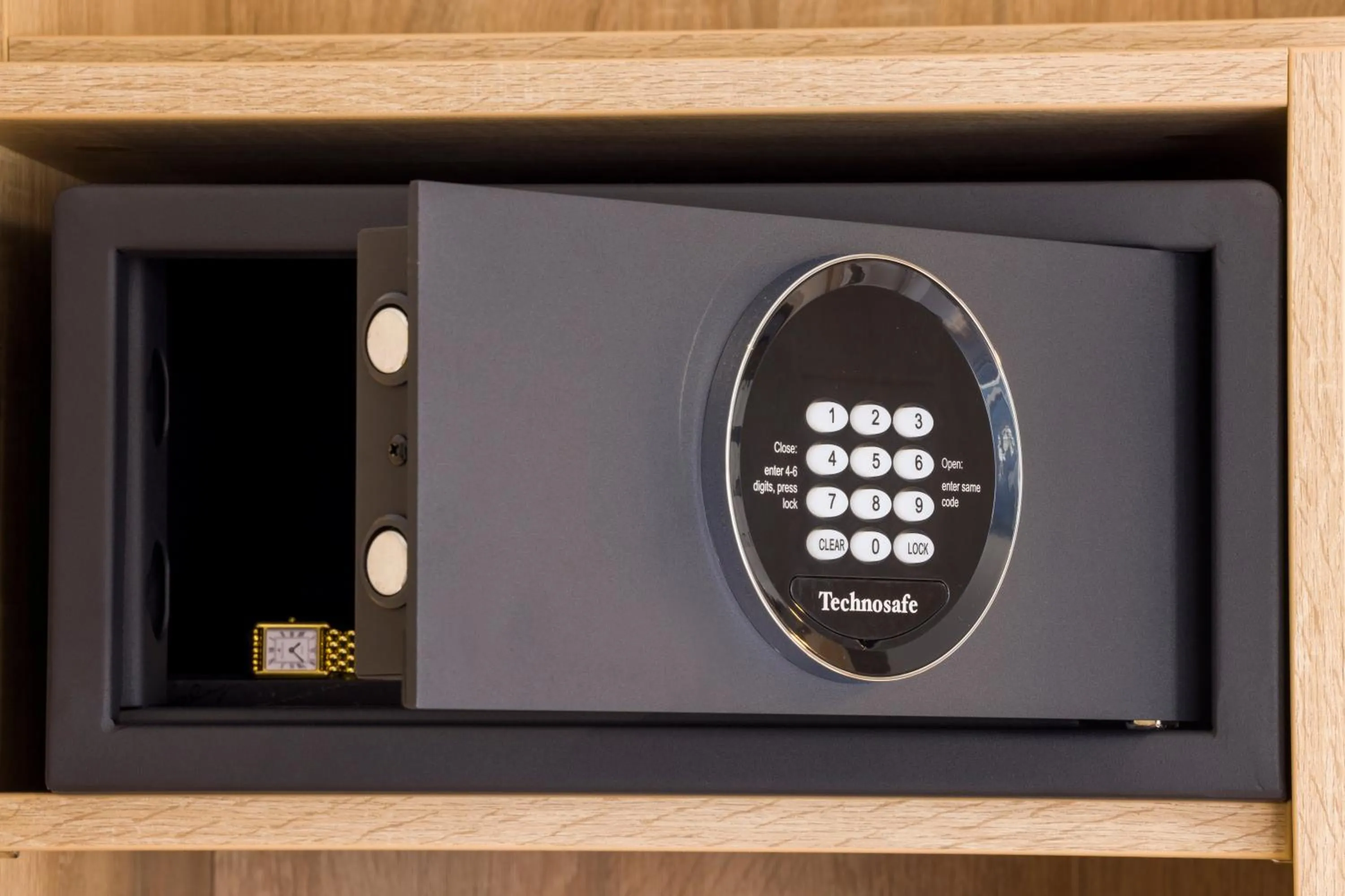 safe in Hotel Charlemagne