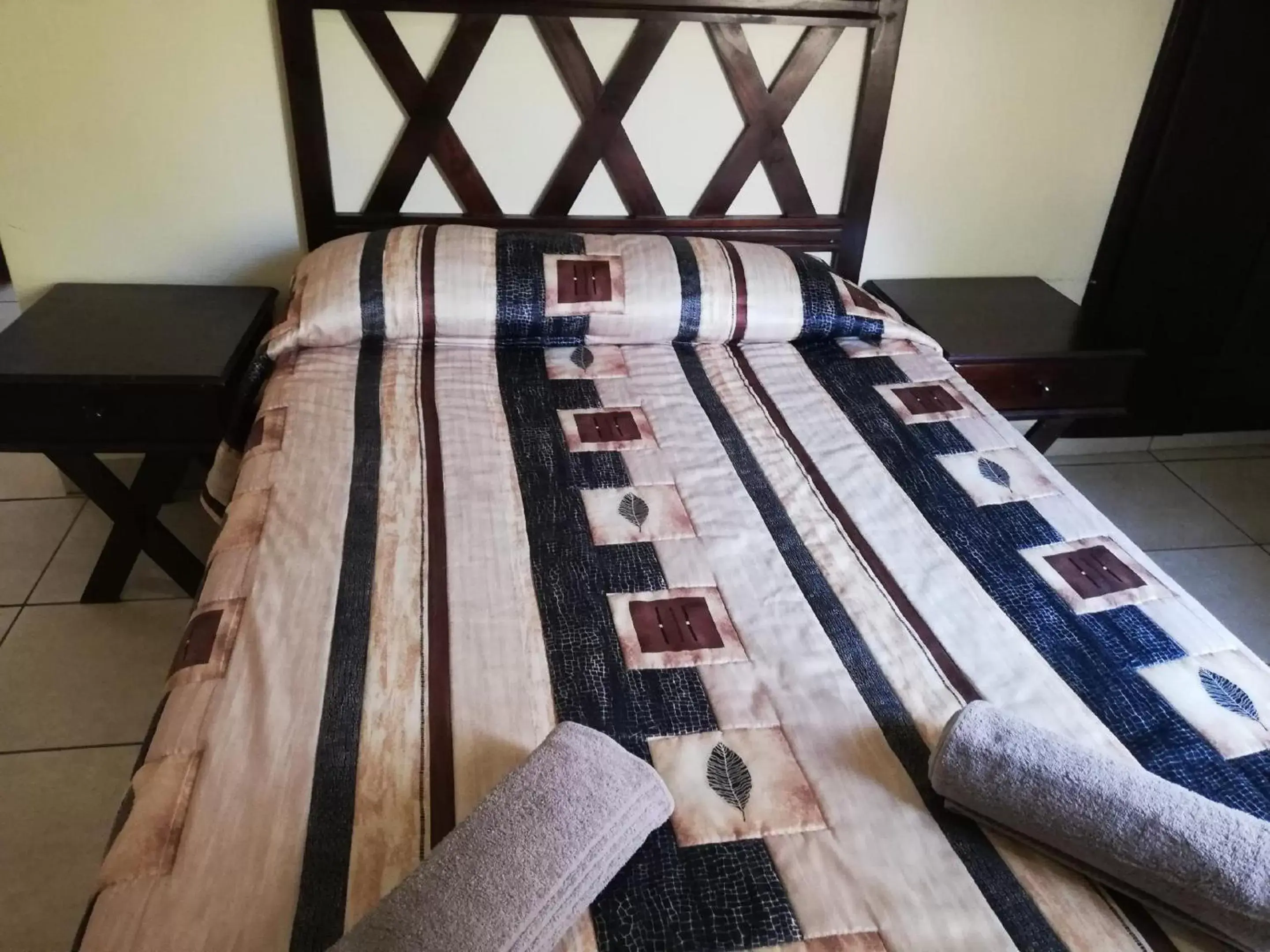 4 Sleeper House 3* (dbl & twin rooms) in ATKV Buffelspoort 4 Sleeper House 3* (dbl & twin rooms) in ATKV Buffelspoort