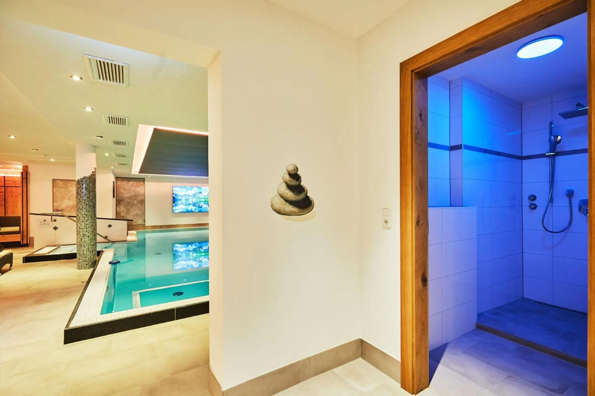 Pool view in Hotel Rupertihof