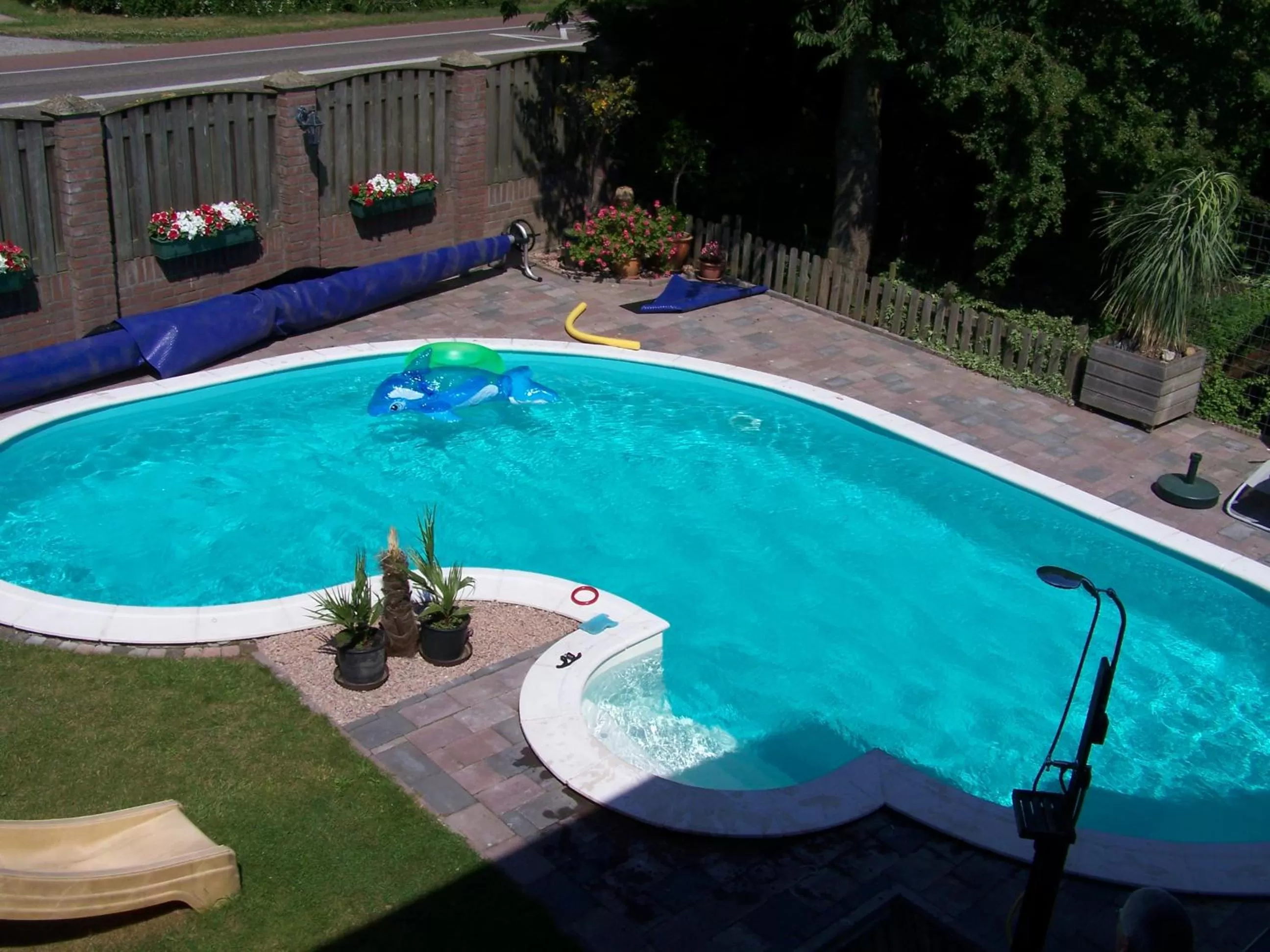 Pool view in B&B Knooppunt70