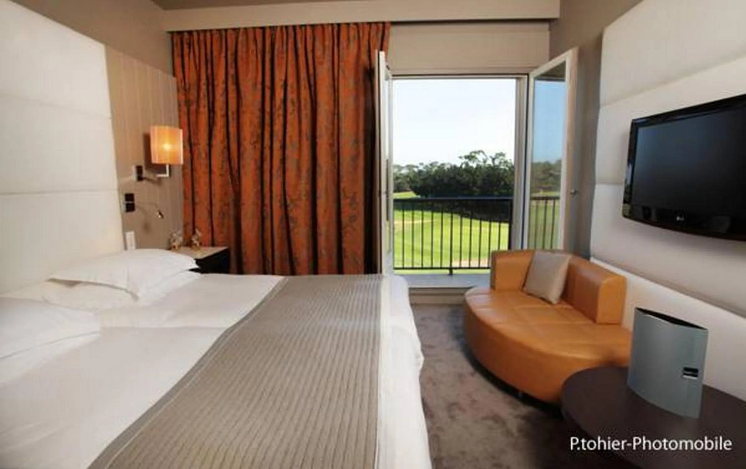 Bed in Hôtel et Résidence de Chiberta et du Golf