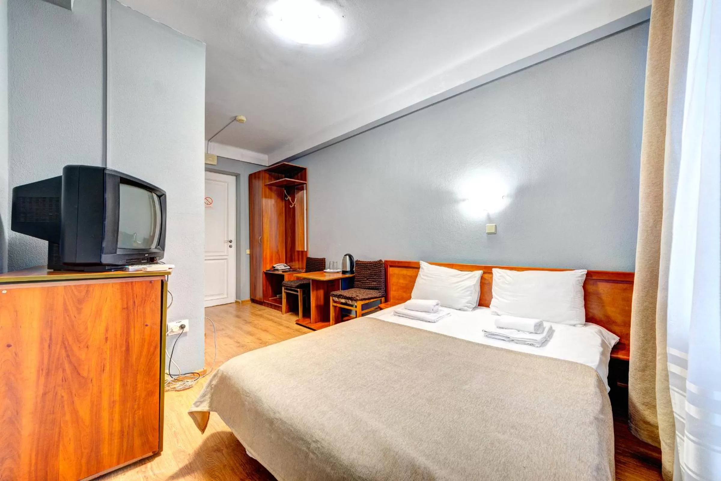 Photo of the whole room, Bed in Holosiyvsky Hotel