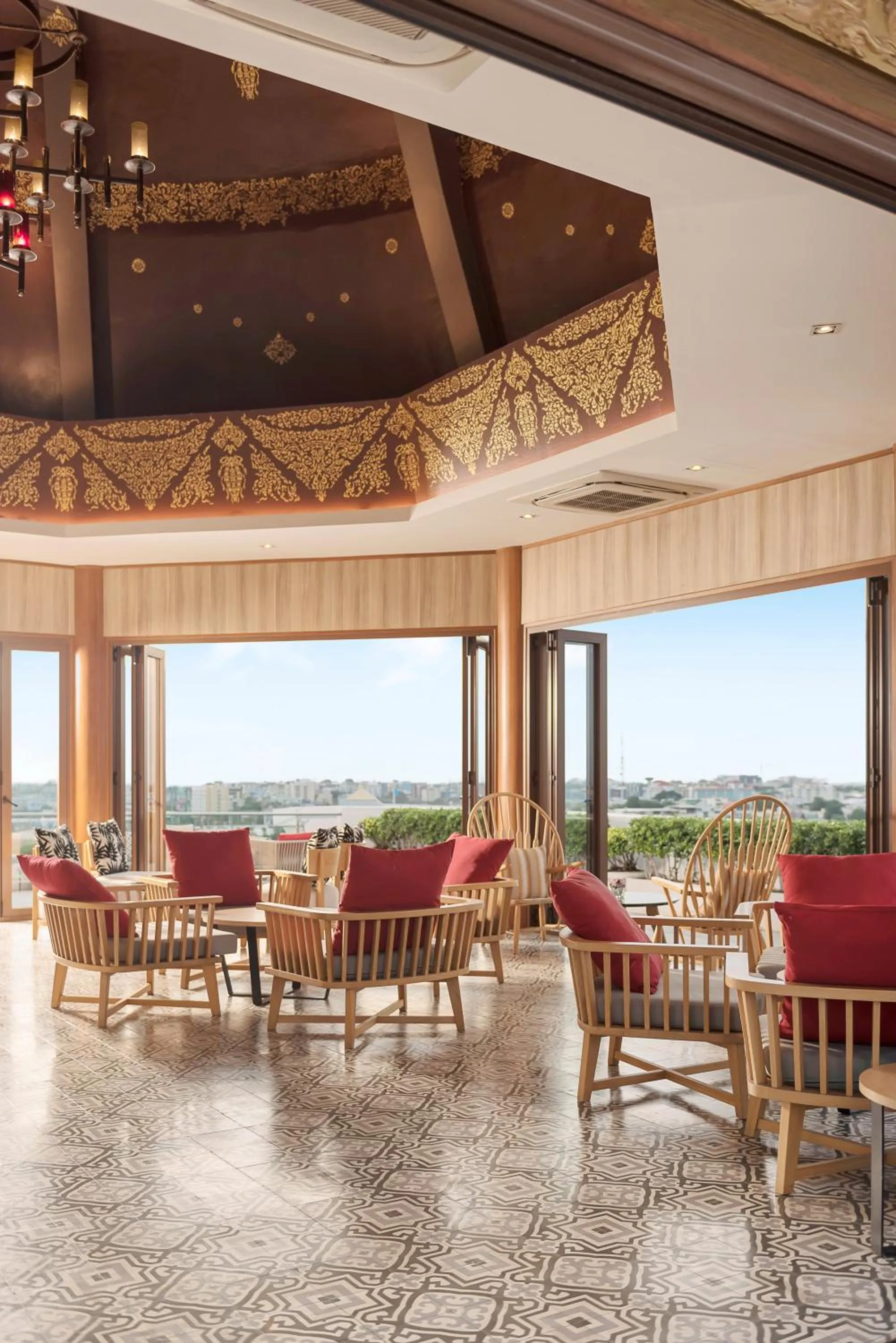 Lounge or bar in Mida Grande Hotel Dhavaravati Nakhon Pathom - SHA PLUS