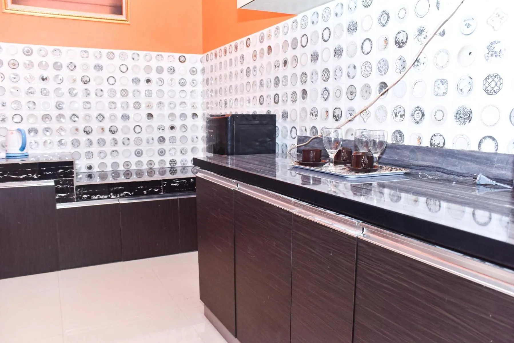 Kitchen or kitchenette in RedDoorz Syariah near Gelora Delta Sidoarjo 2