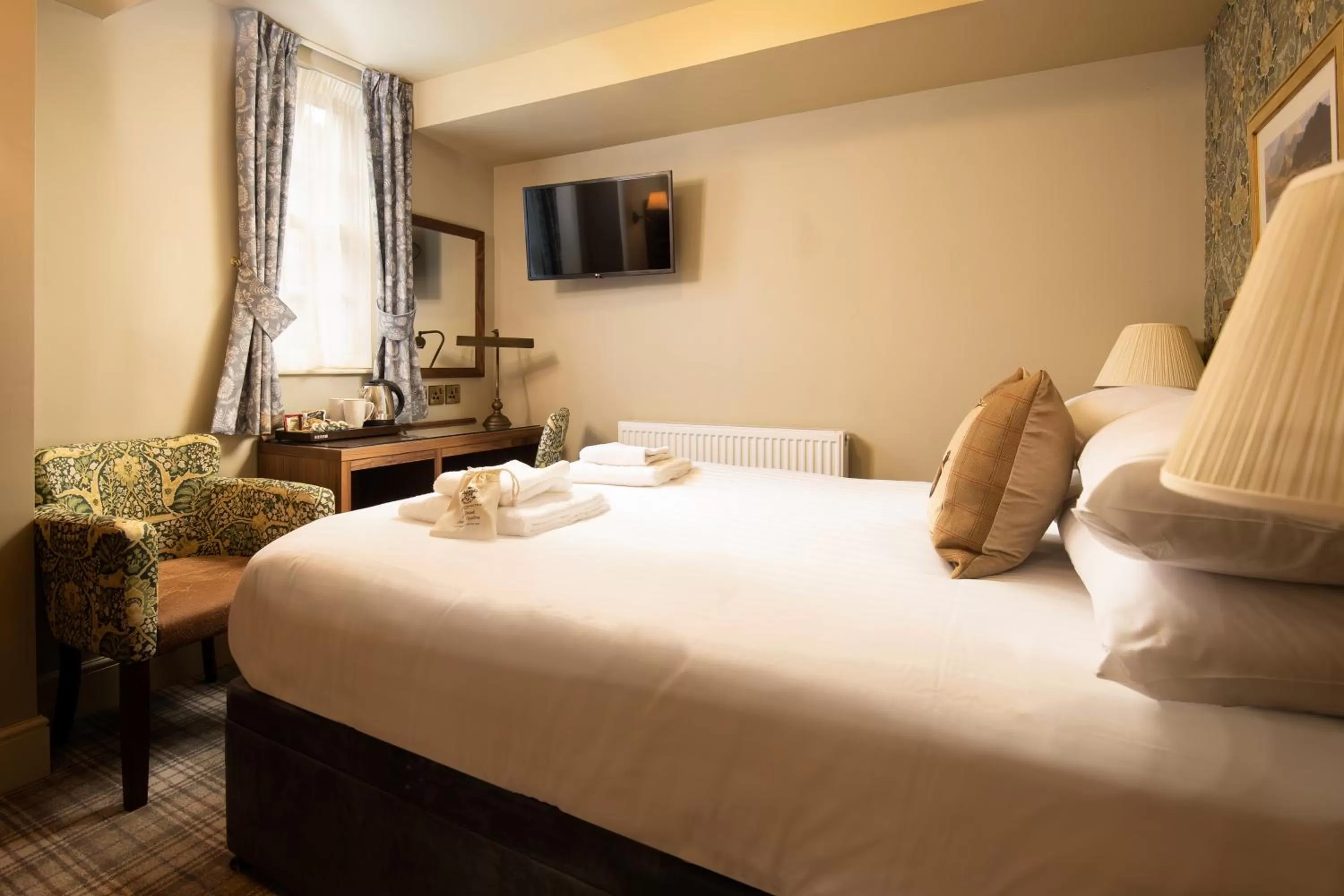 Bed in The Black Swan - The Inn Collection Group