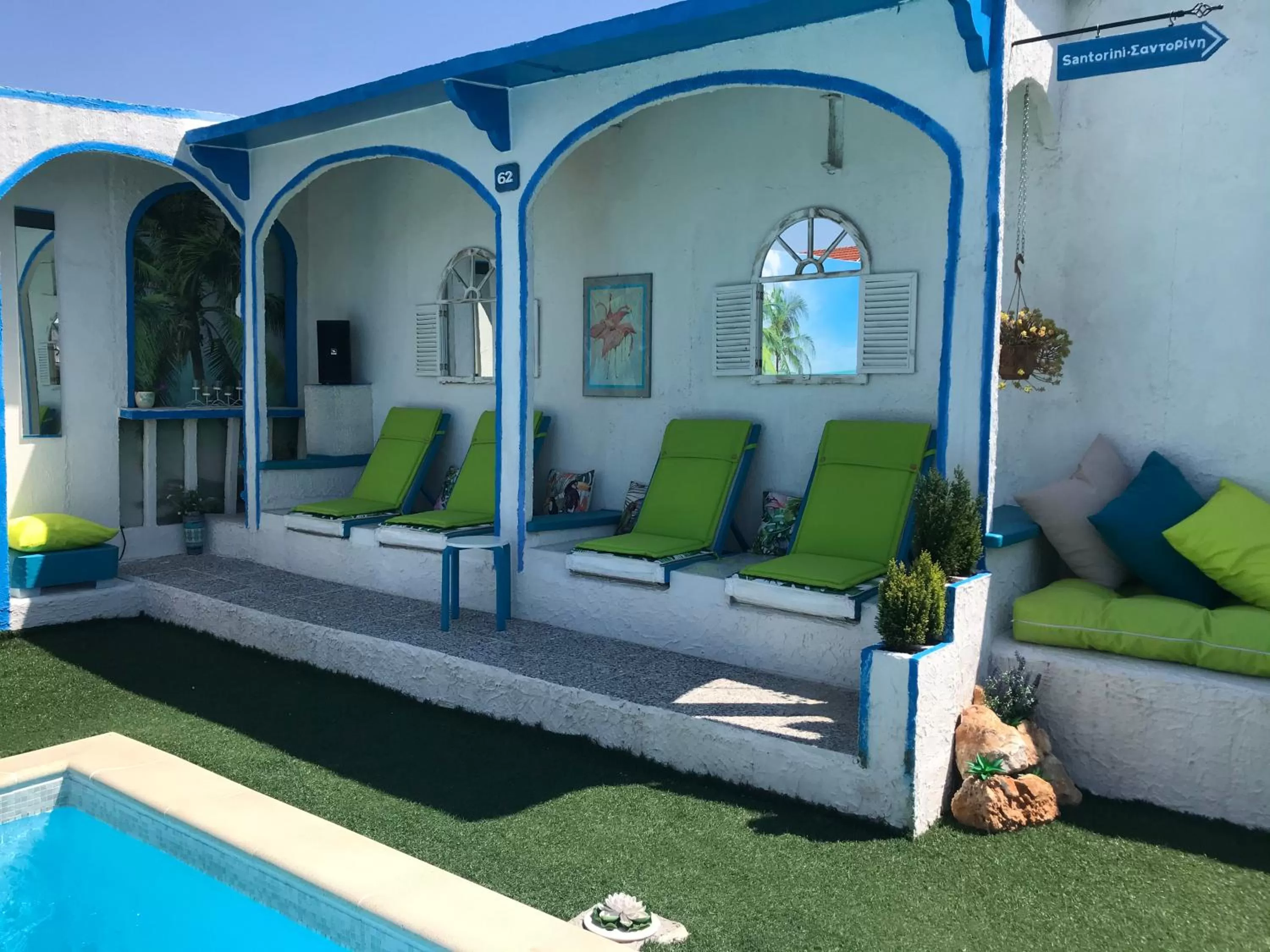 Swimming Pool in Lady Hamilton B&B