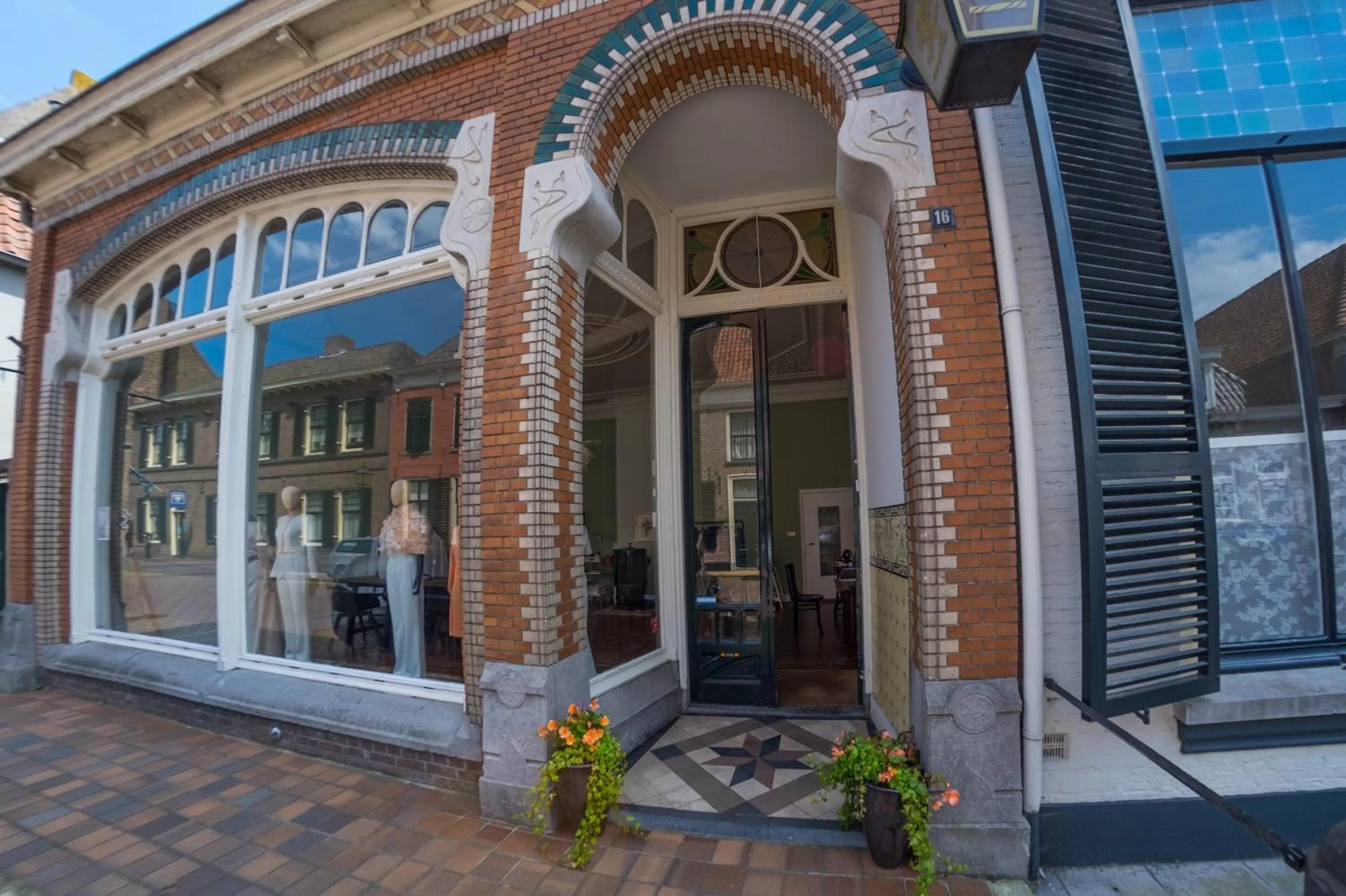 Facade/entrance in B&B Het Atelier