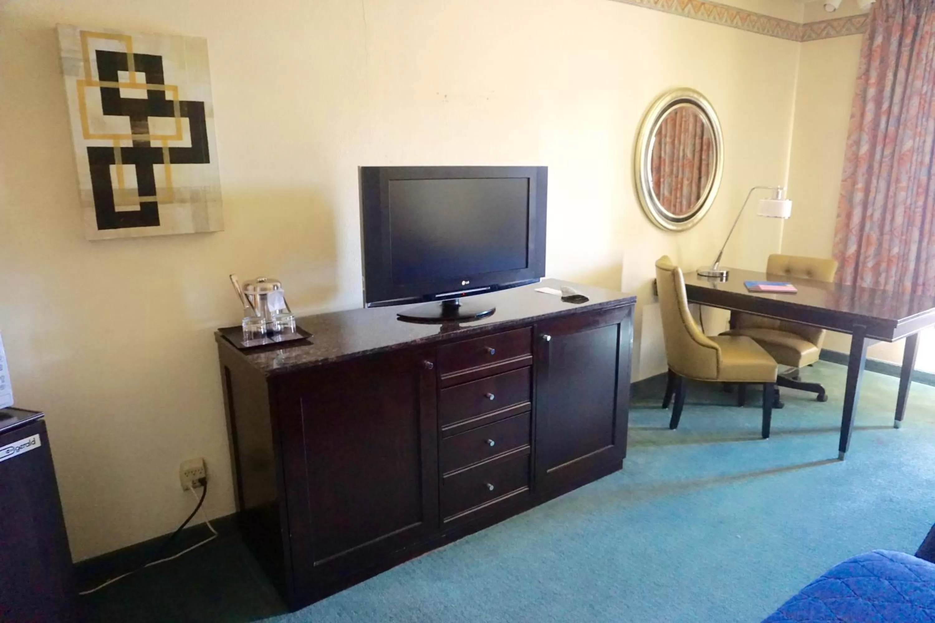 King Room - Non-Smoking in Heritage Inn & Suites Ridgecrest - China Lake