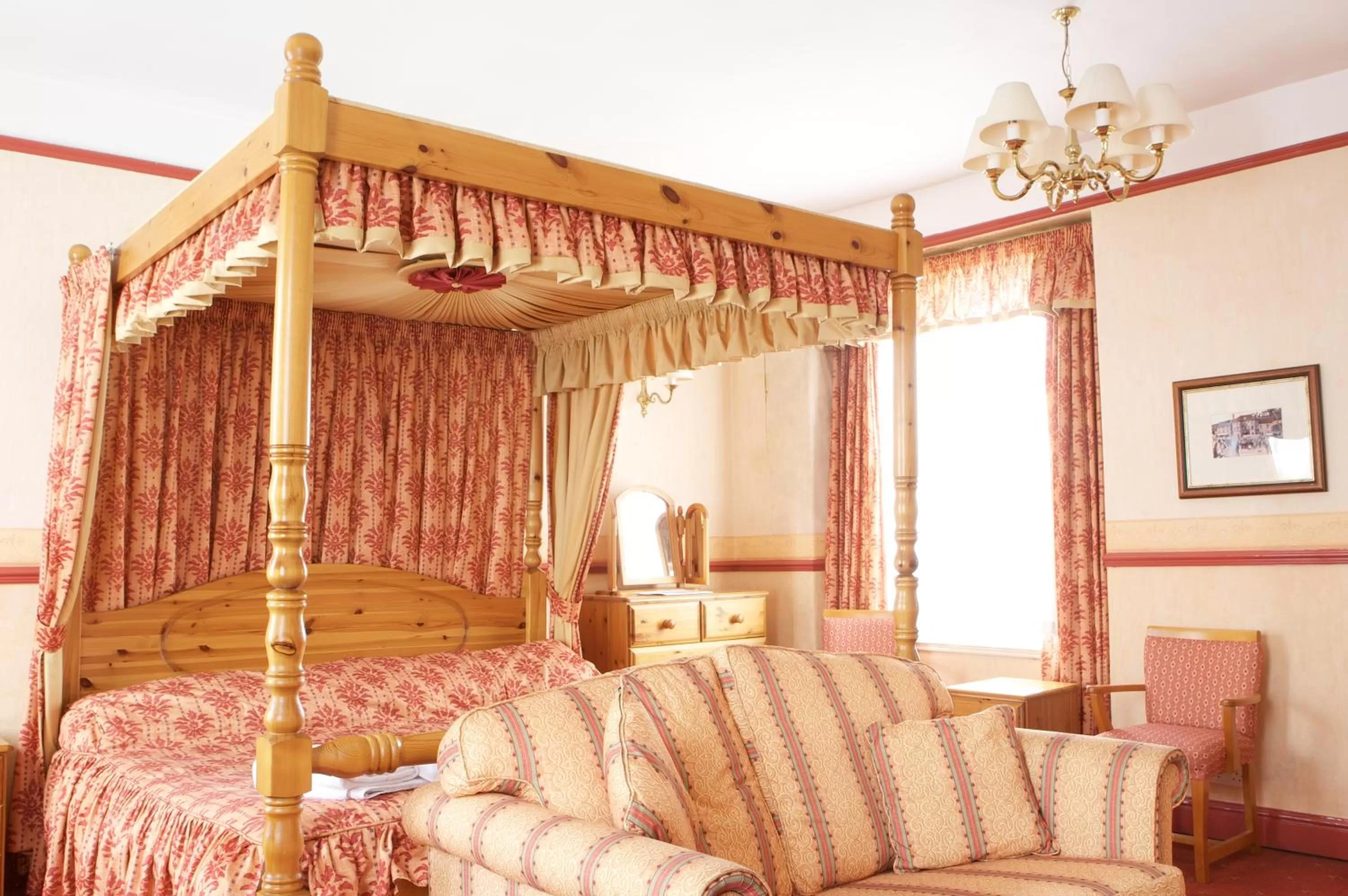 Bedroom, Bed in Radstock Hotel near Bath