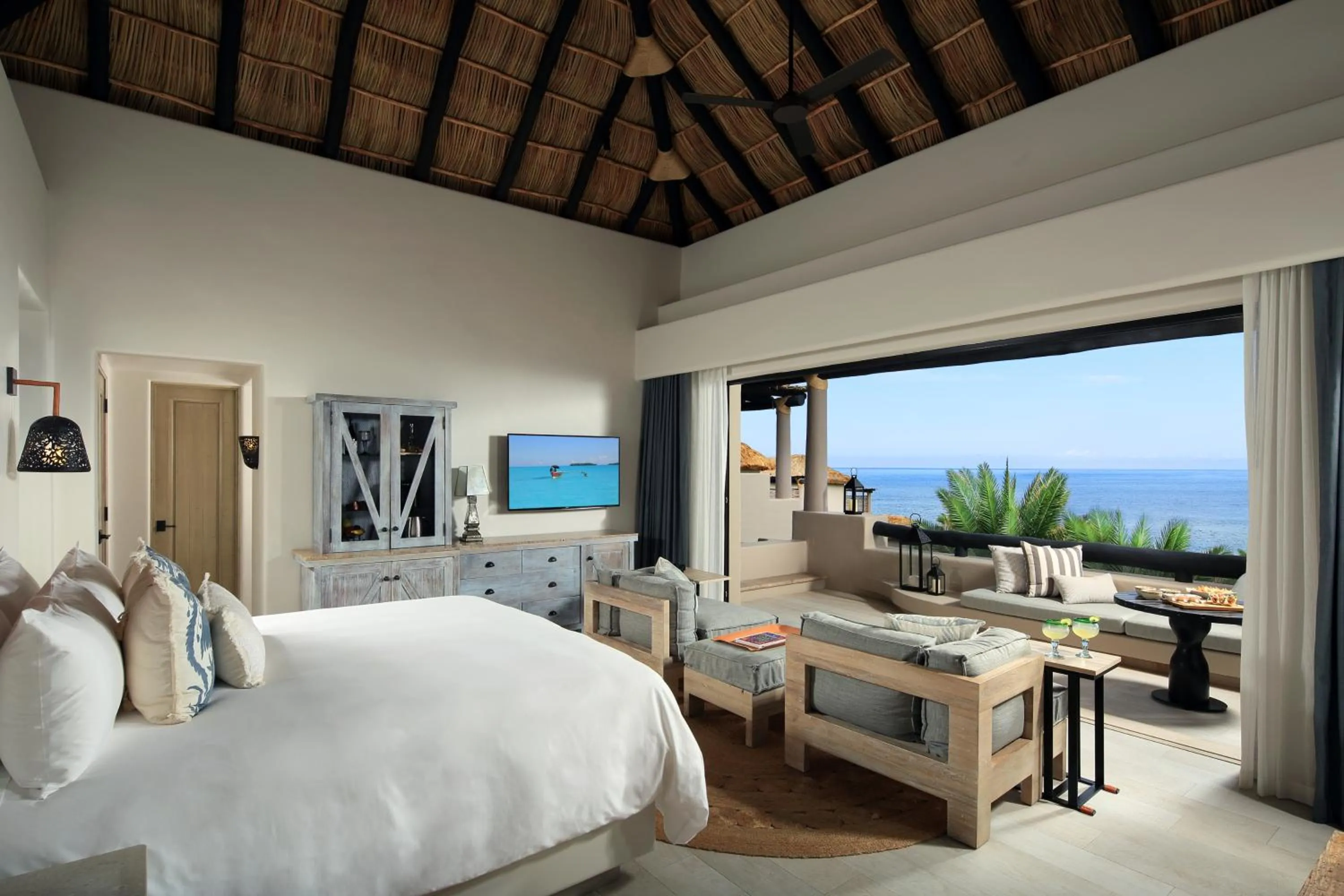 Bed in Esperanza, Auberge Collection