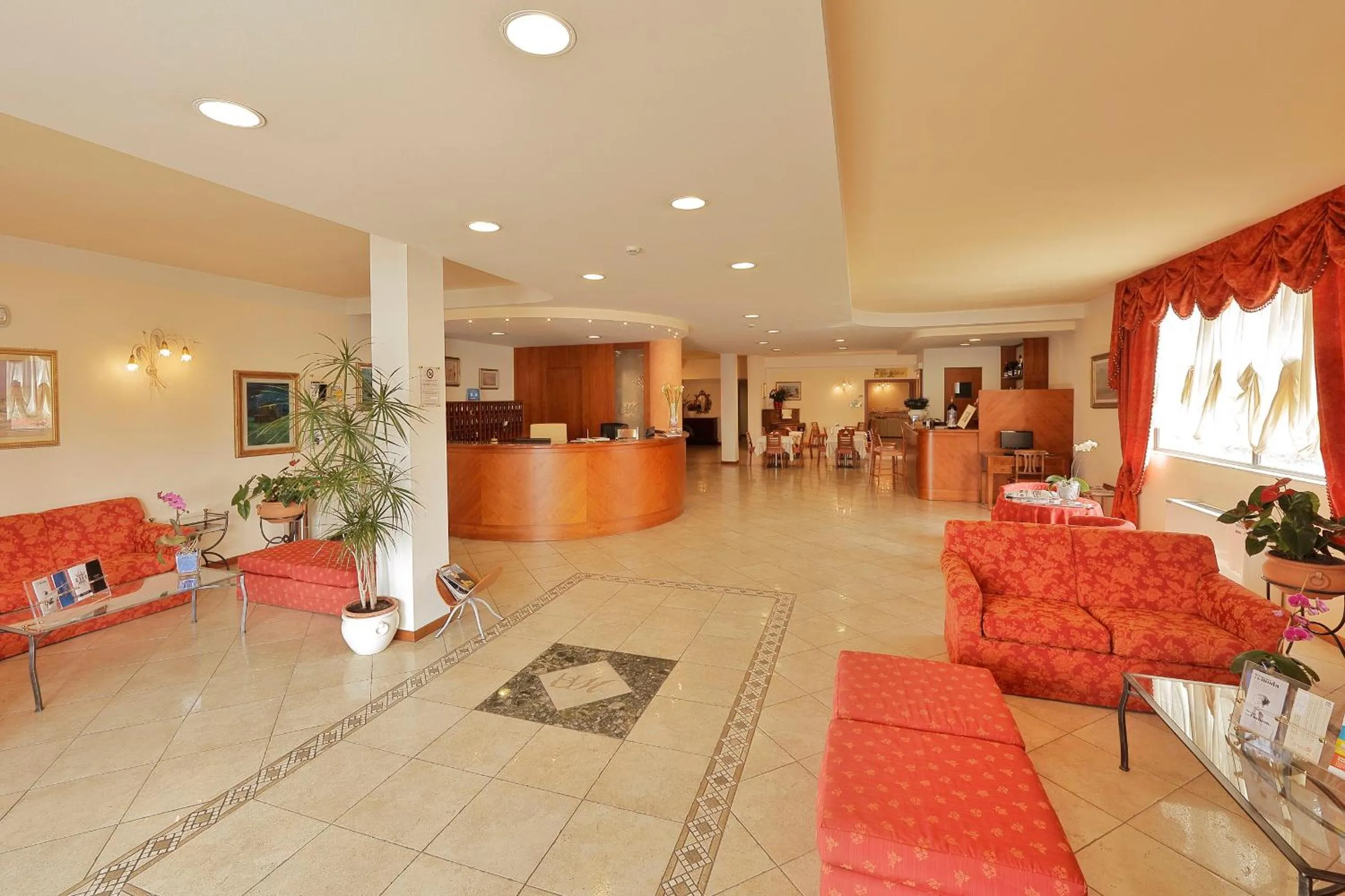 Communal lounge/ TV room in Hotel Michelangelo