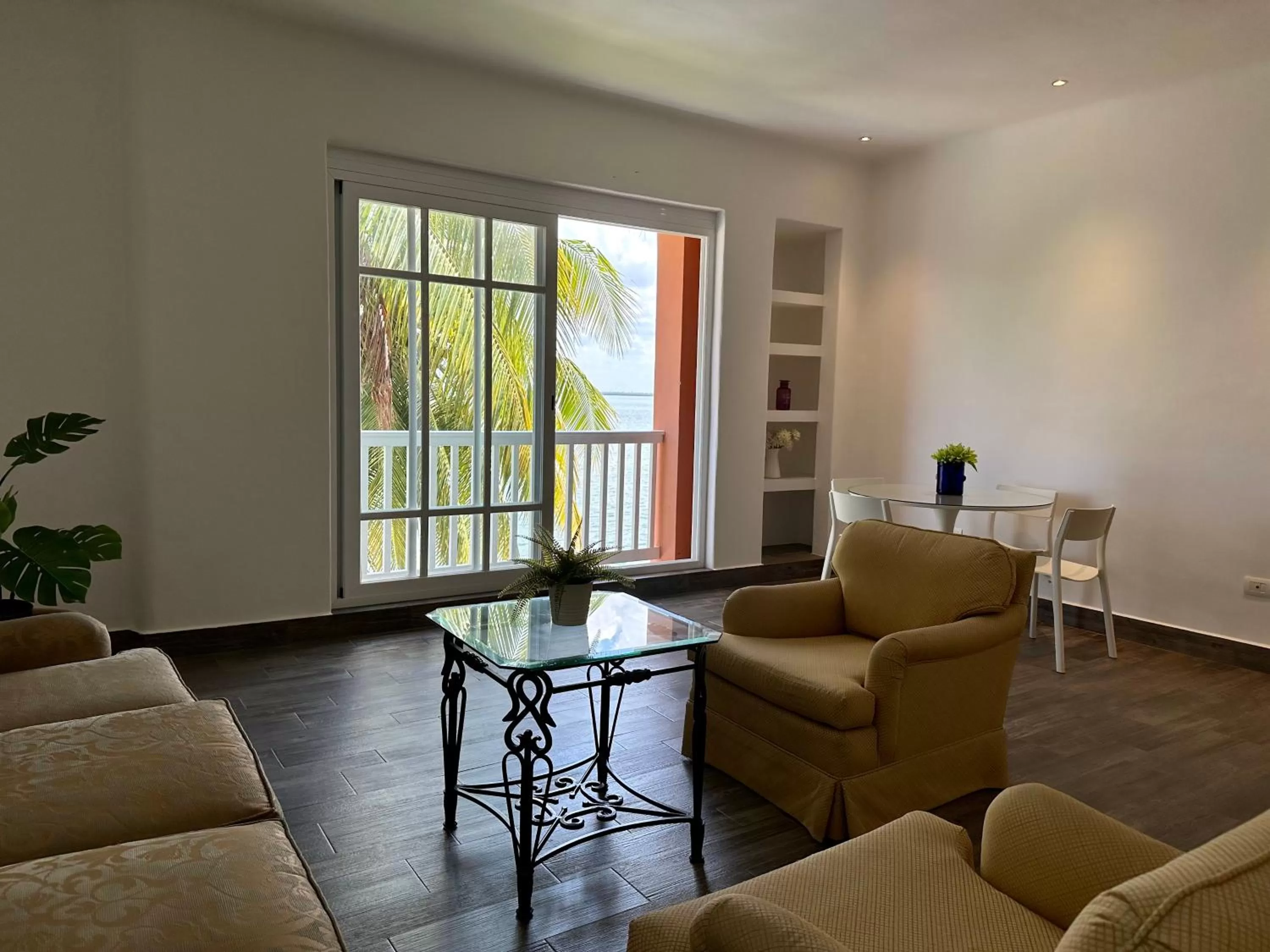 Living room in Casa Tortugas Boutique Hotel - A Hidden Gem in Cancun