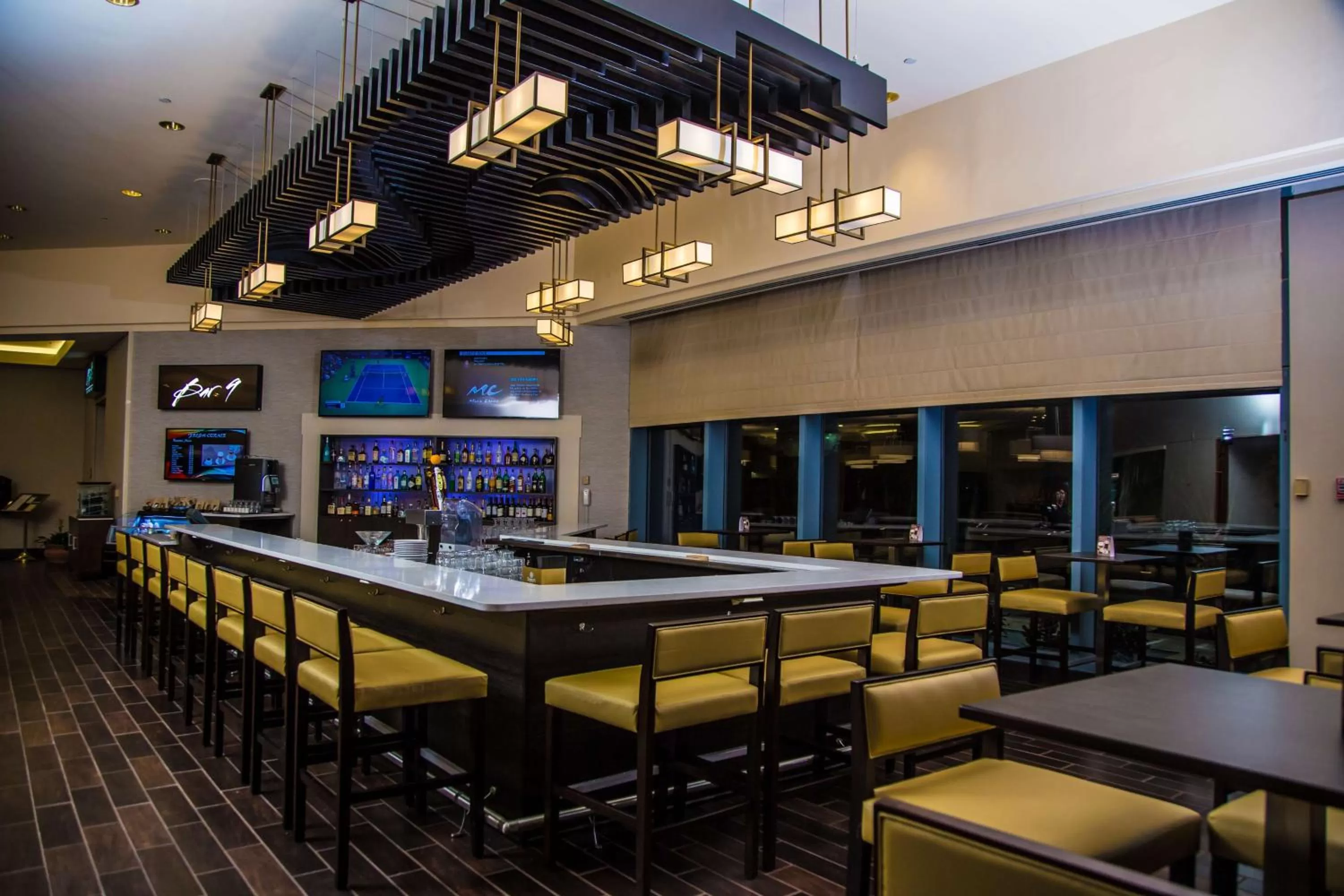 Lounge or bar in Hilton Melbourne, FL