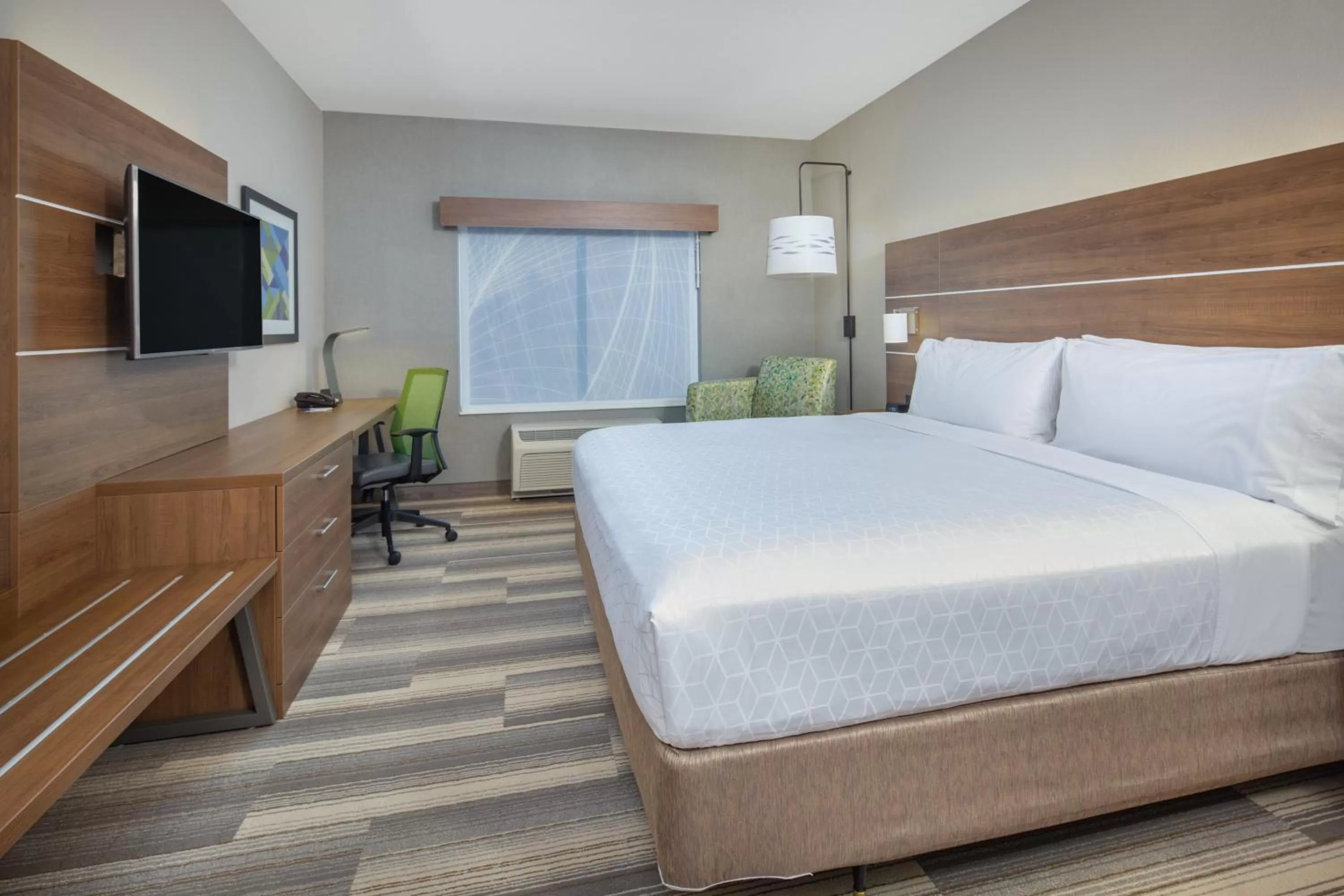 Photo of the whole room, Bed in Holiday Inn Express Surprise by IHG