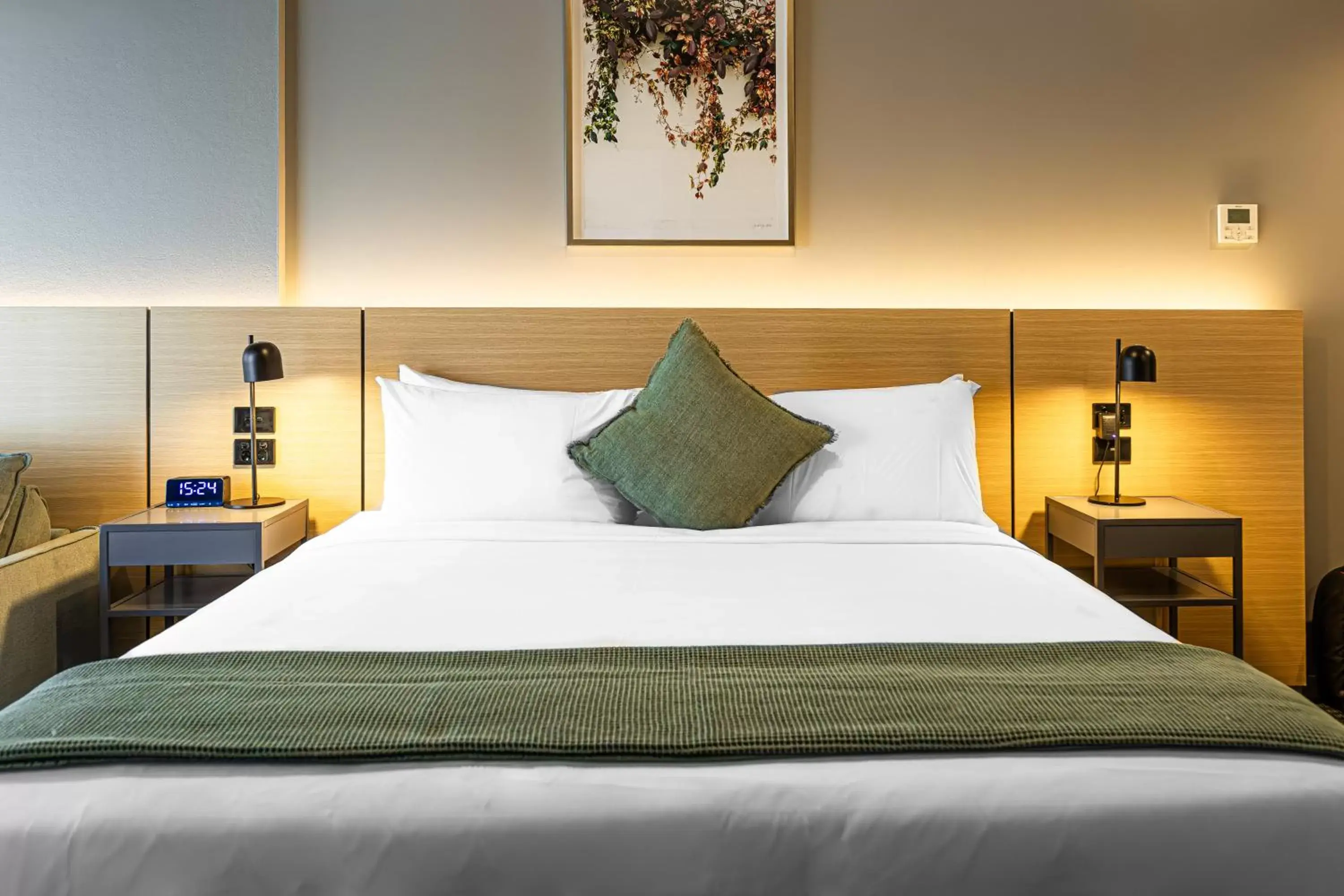 Corner Deluxe Room in Song Hotel Sydney Corner Deluxe Room in Song Hotel Sydney