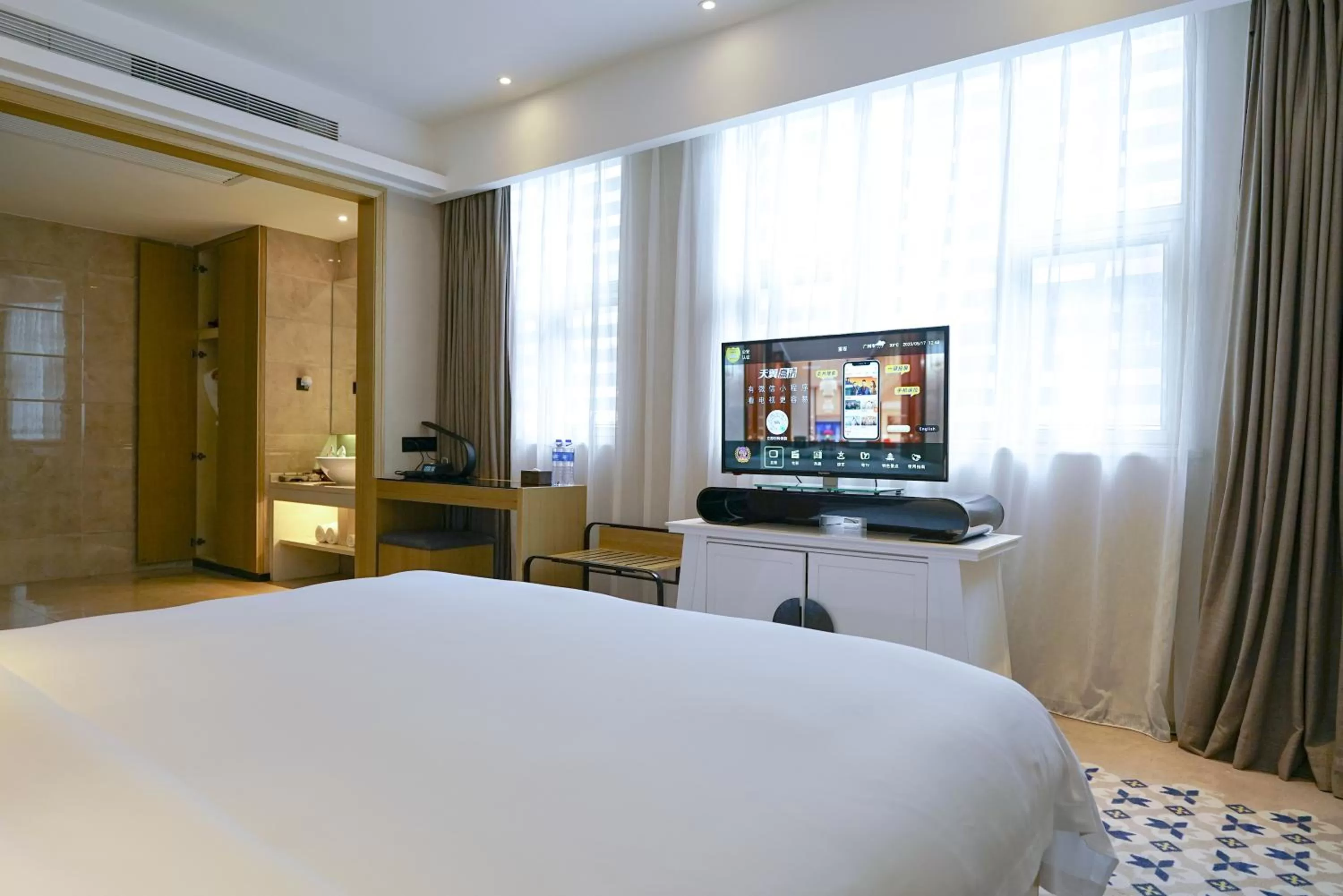 Bed in Paco Hotel Tiyuxilu Metro Guangzhou-Free Shuttle Bus fir Canton Fair