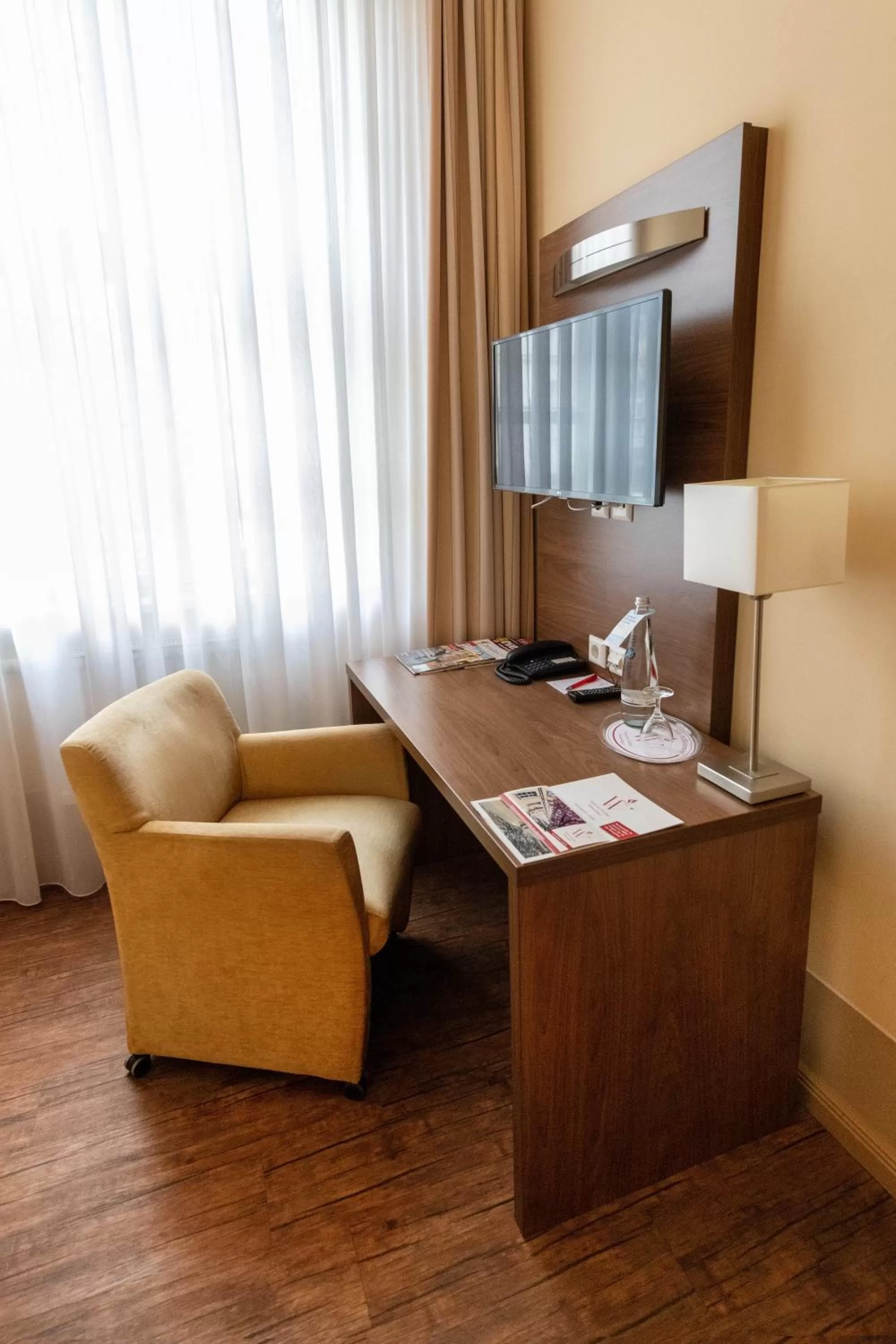 TV and multimedia, TV/Entertainment Center in Hotel am Großen Waisenhaus