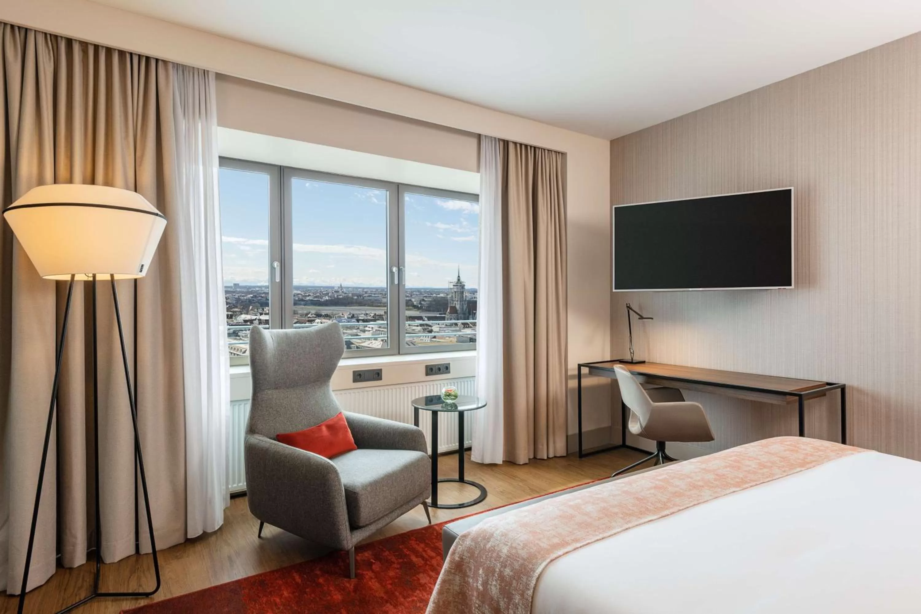 Photo of the whole room, Bed in NH Collection München Bavaria