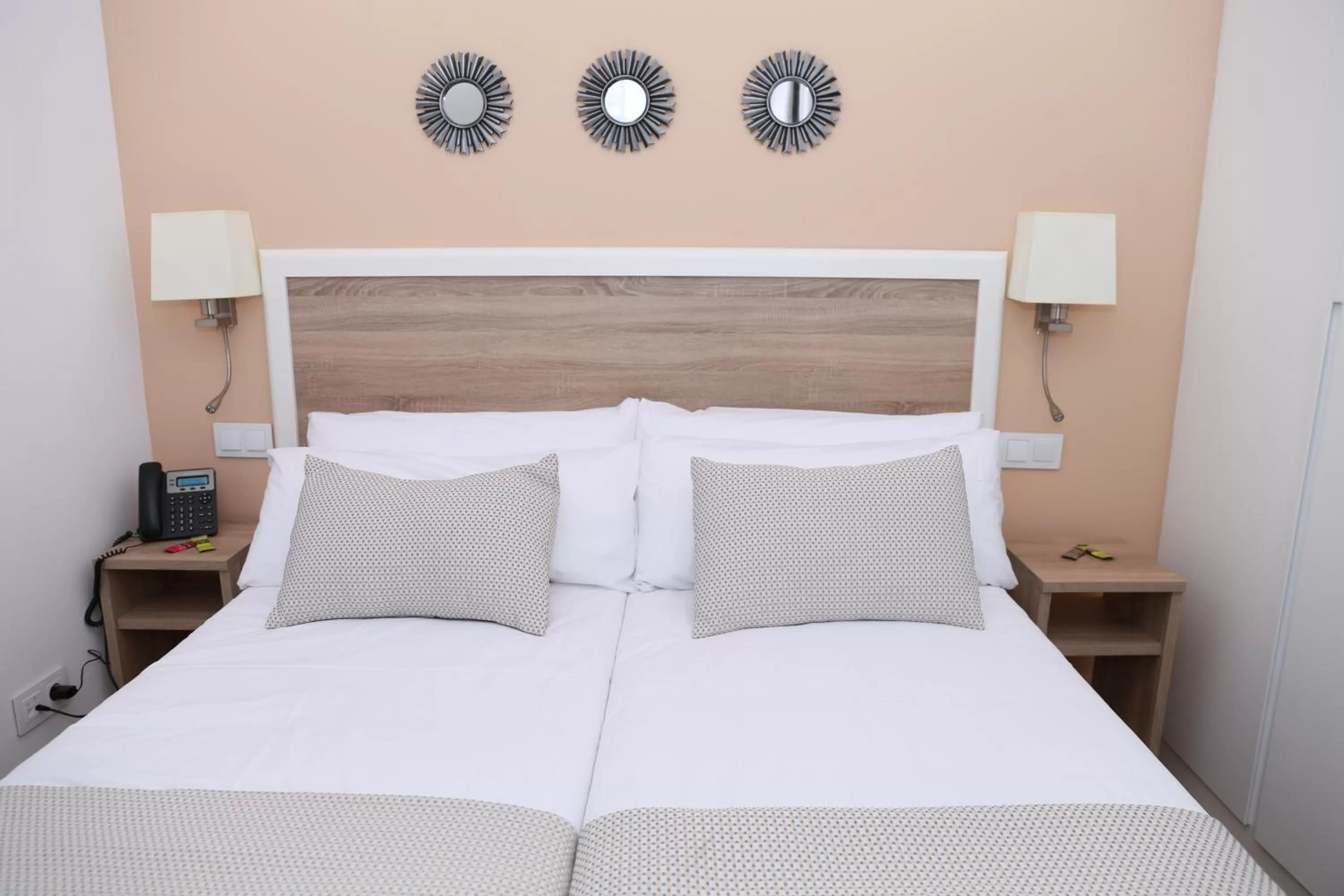 Bedroom, Bed in New Point Opera