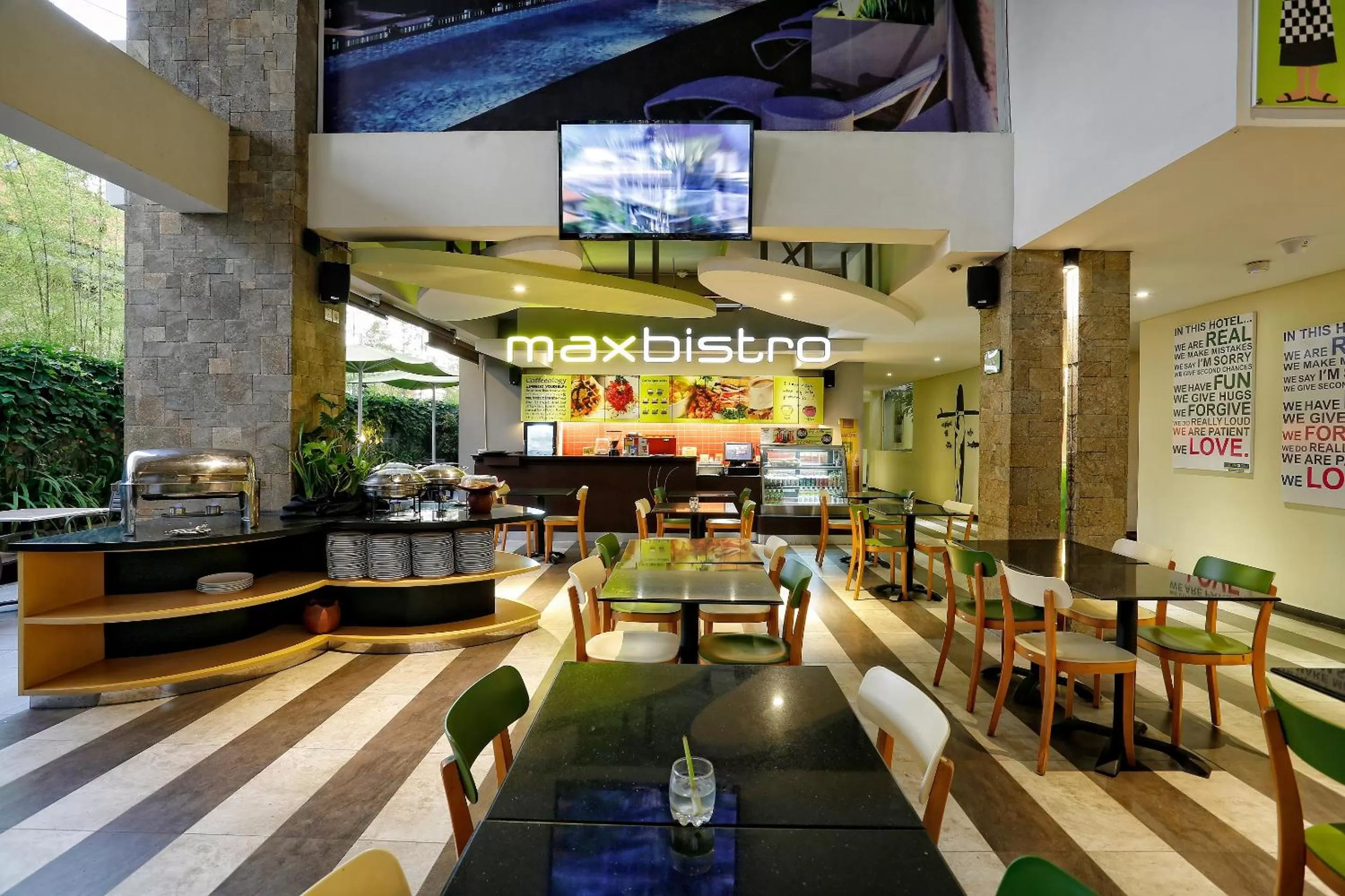 Restaurant/places to eat in MaxOneHotels at Bukit Jimbaran