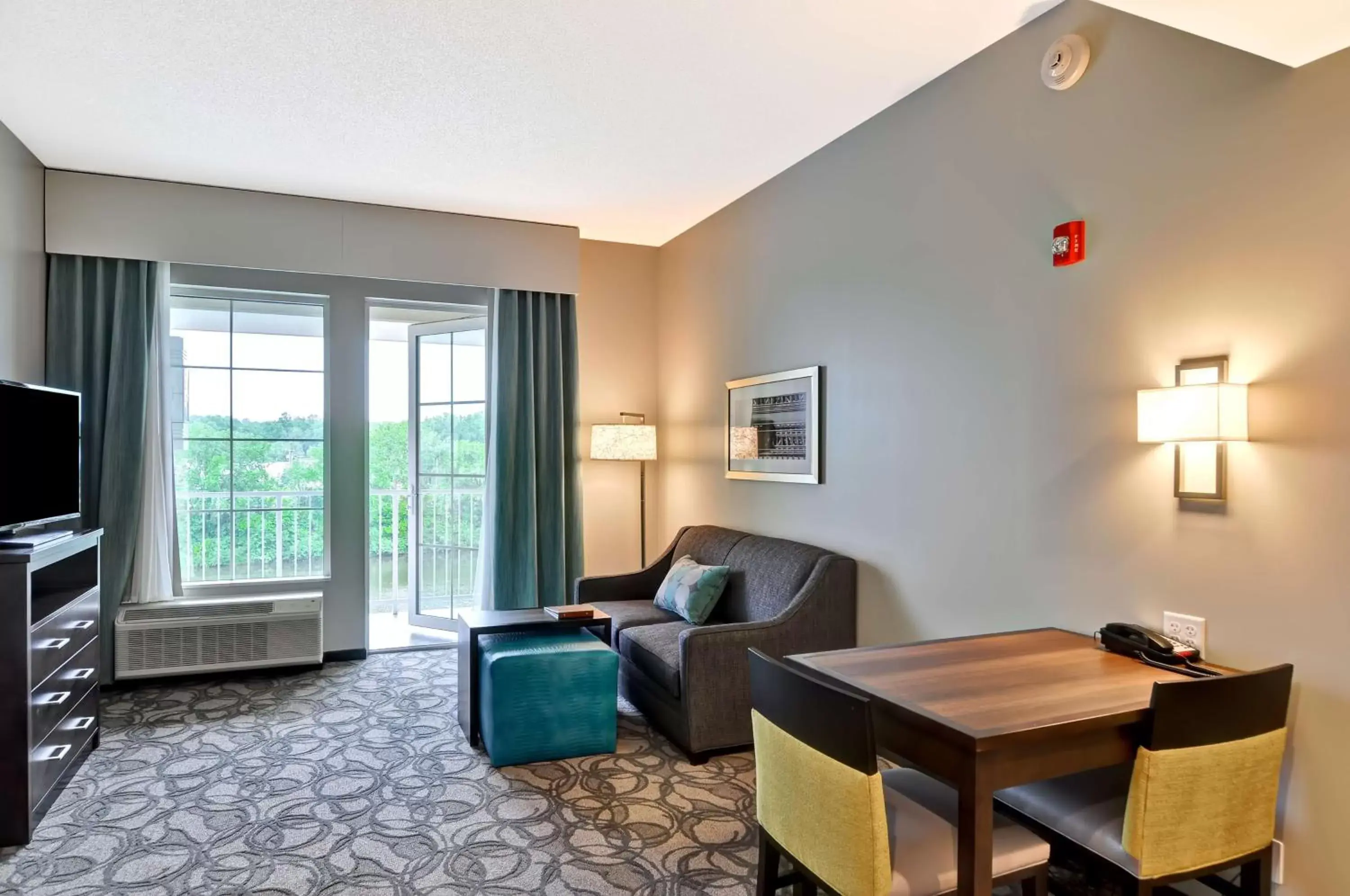 One-Bedroom King Suite with Balcony and View in Homewood Suites By Hilton Schenectady One-Bedroom King Suite with Balcony and View in Homewood Suites By Hilton Schenectady