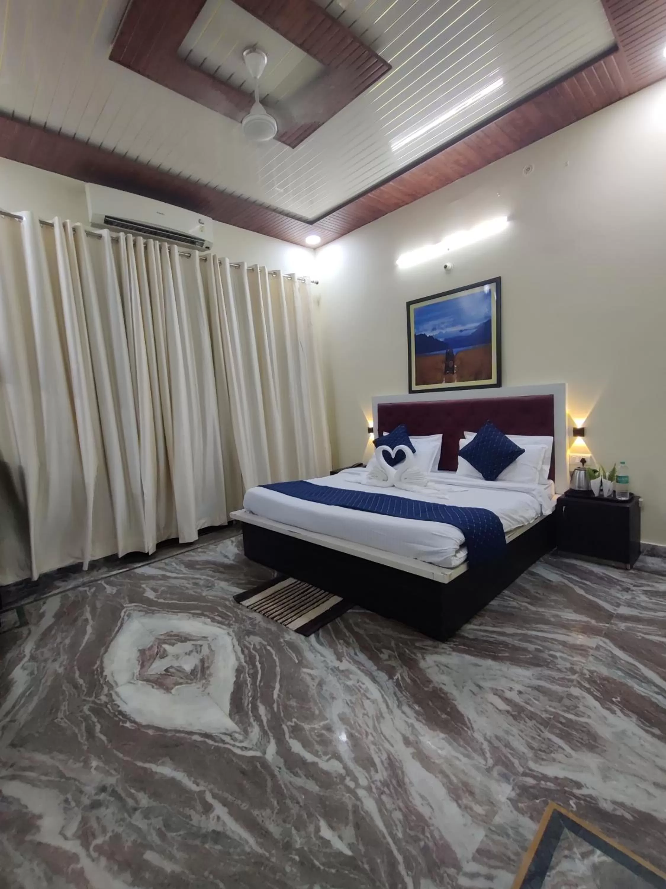 Photo of the whole room in The Corbett Jungle By JitaInn