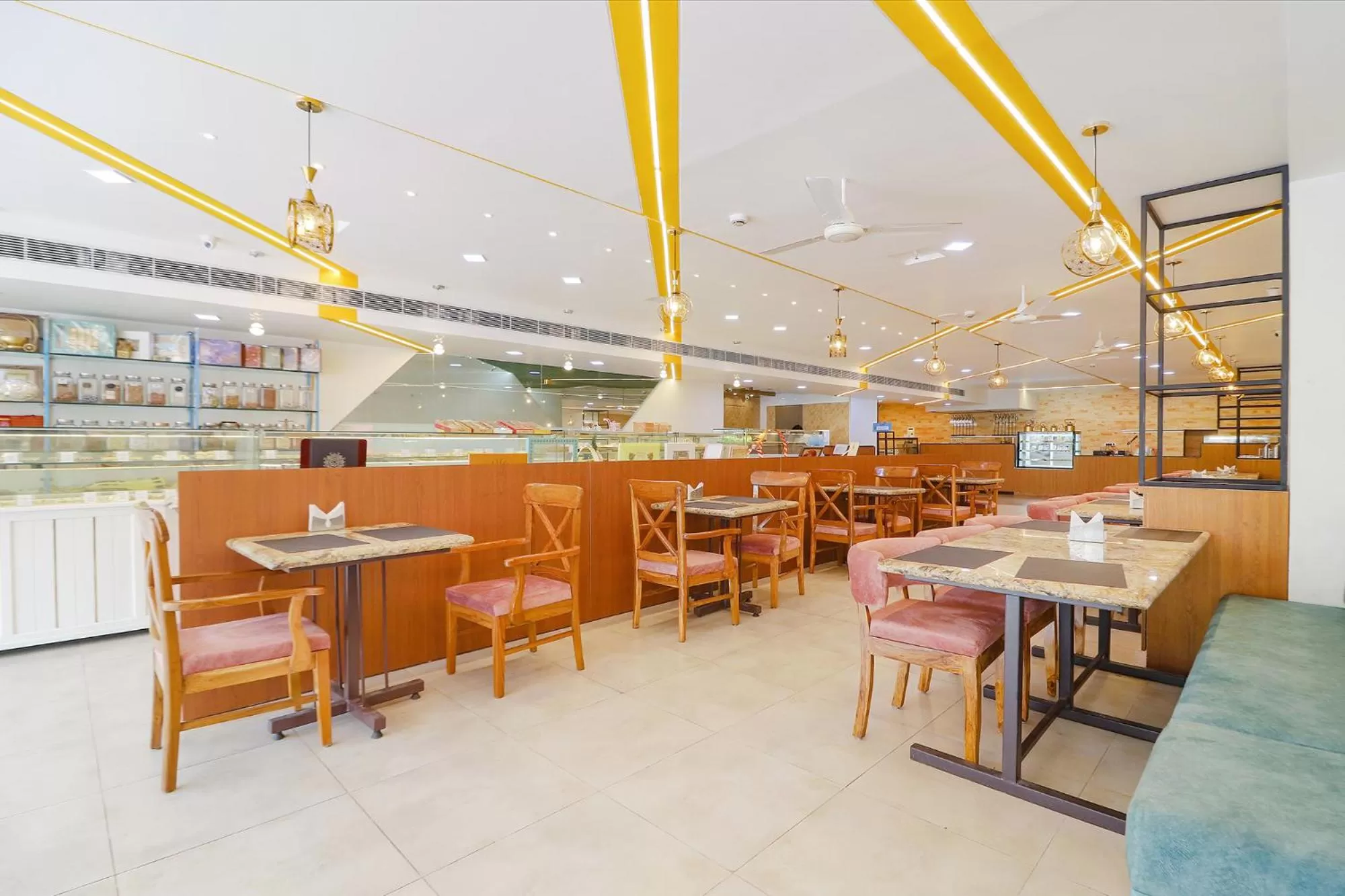 Restaurant/places to eat in FabHotel Aamantran & Banquet Halls - Nr RTC X Roads Metro Station