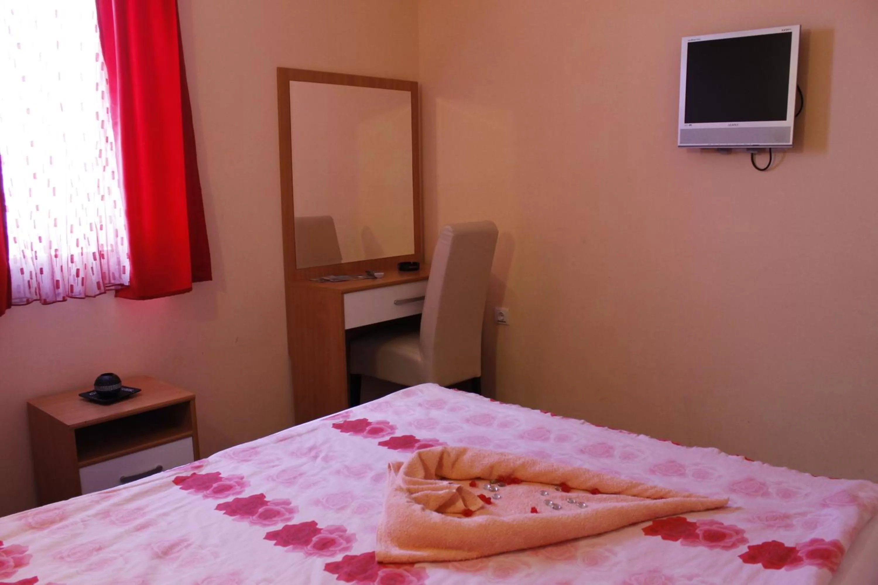 Photo of the whole room, TV/Entertainment Center in Villa Sparadise